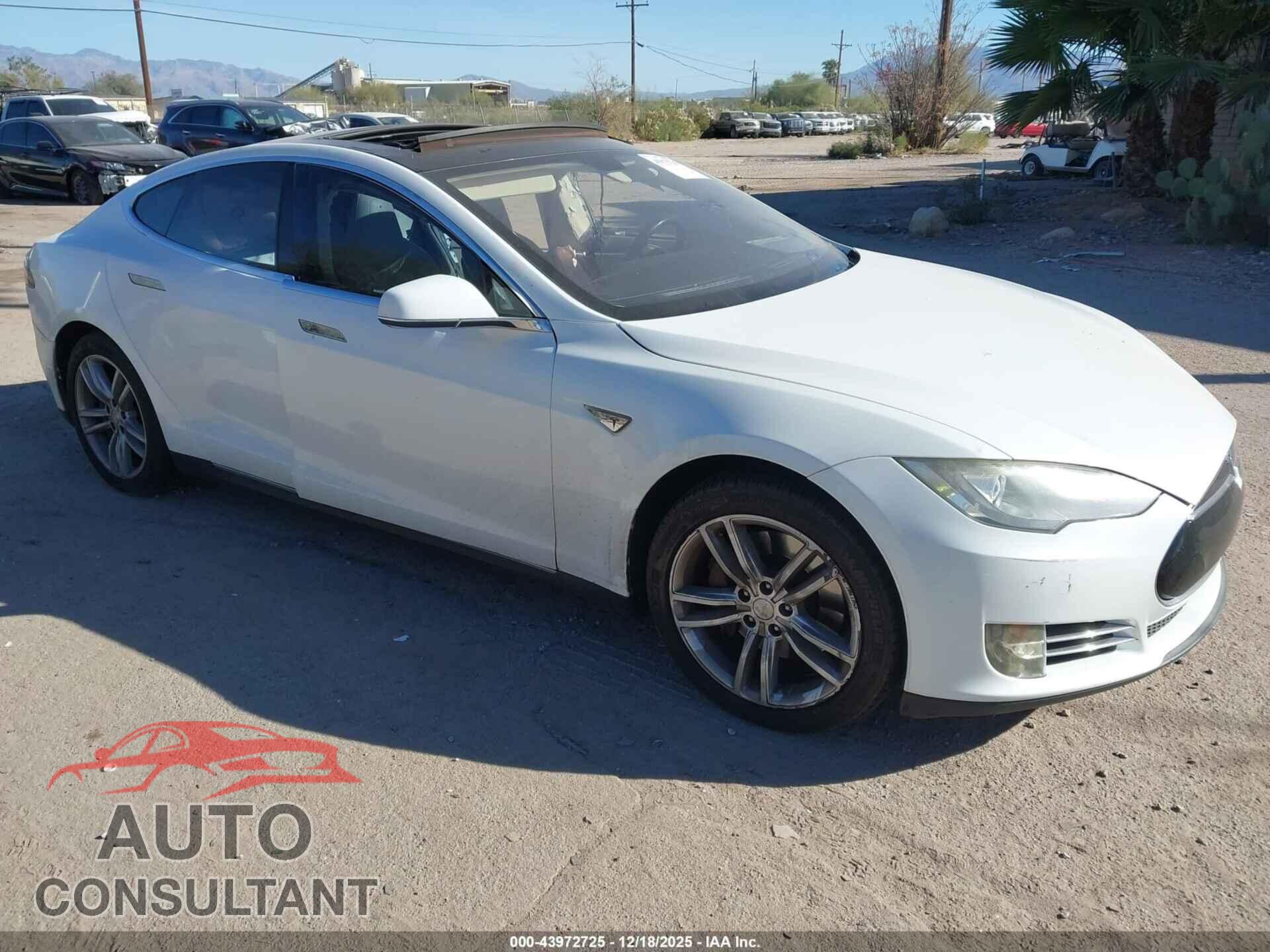 TESLA MODEL S 2013 - 5YJSA1DN9DFP04061