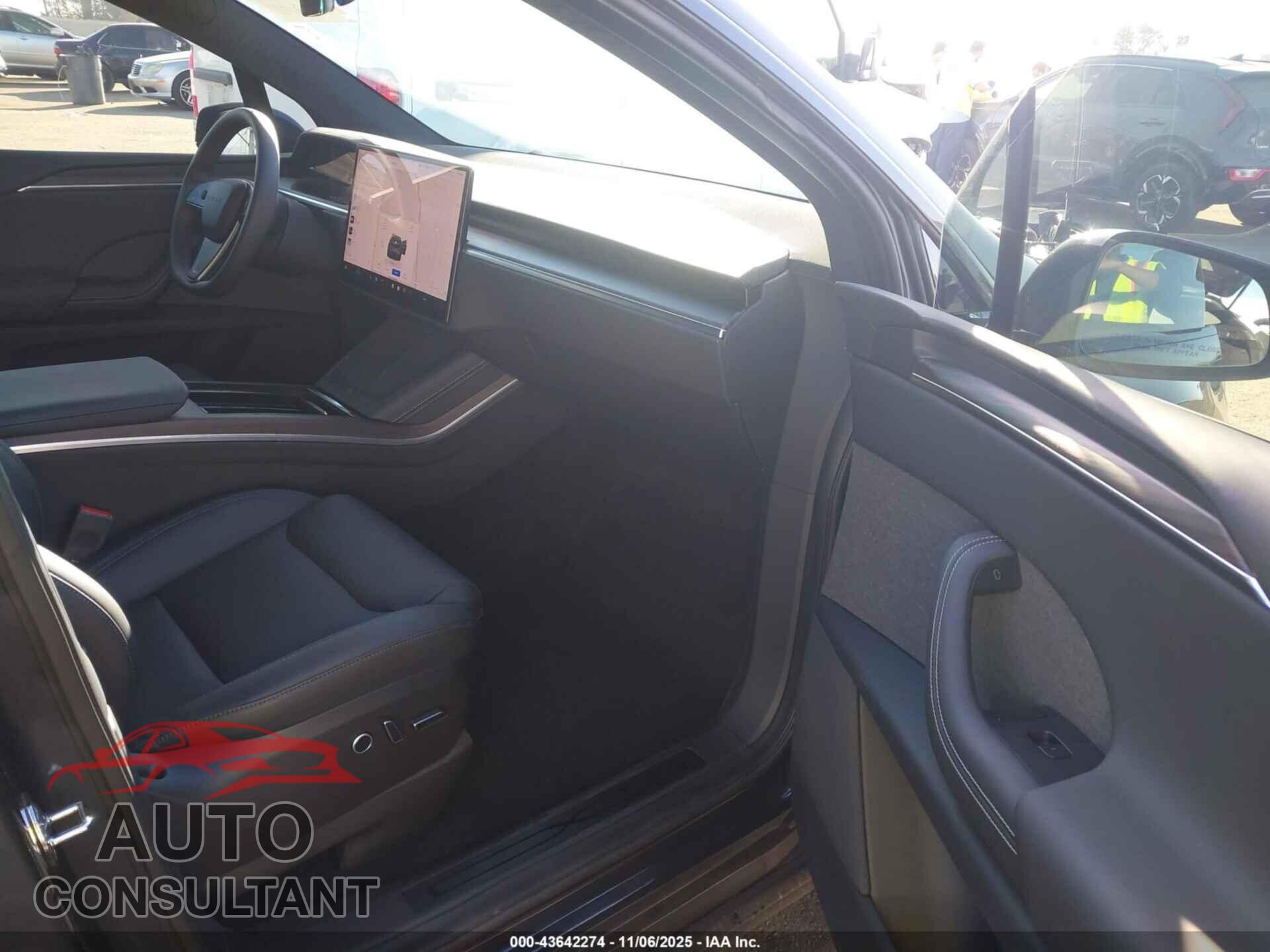 TESLA MODEL X 2024 - 7SAXCDE55RF458622