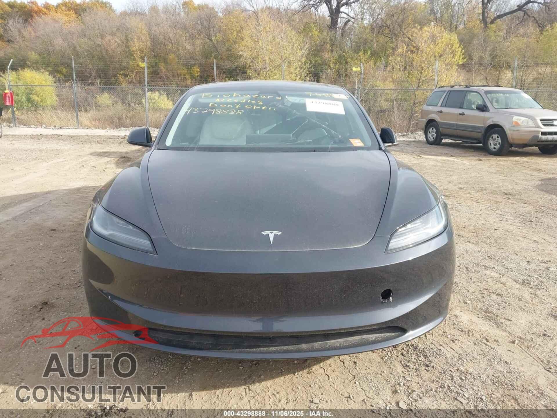 TESLA MODEL 3 2024 - 5YJ3E1EB4RF758808
