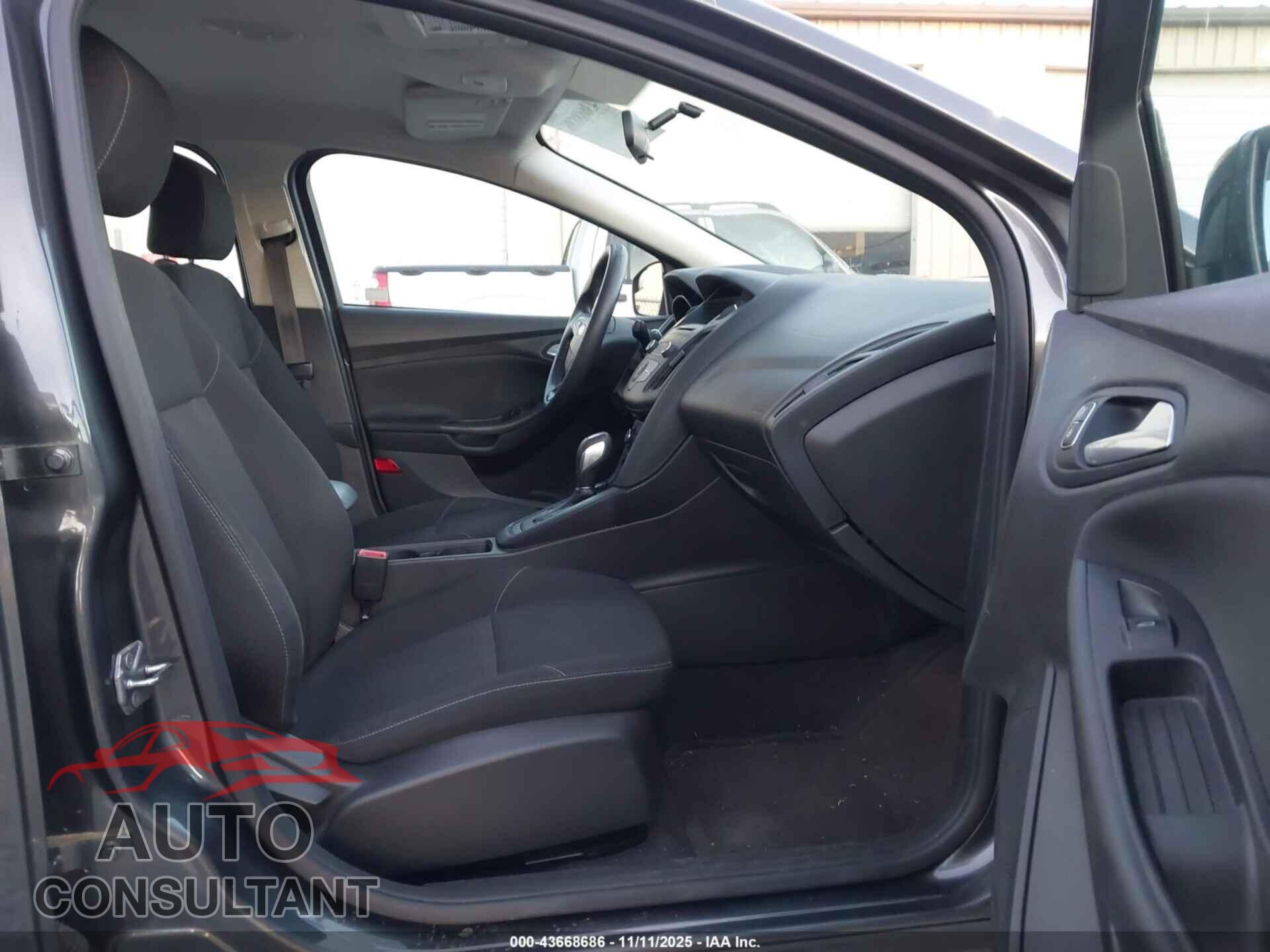 FORD FOCUS 2016 - 1FADP3F28GL342785