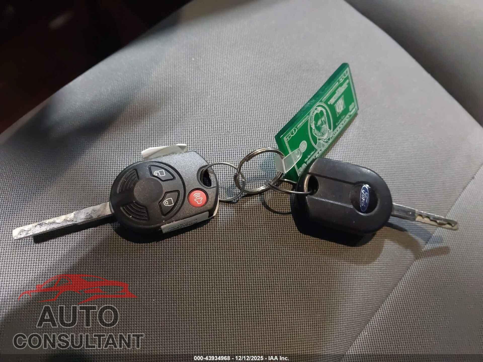 FORD ESCAPE 2015 - 1FMCU0G79FUC86853