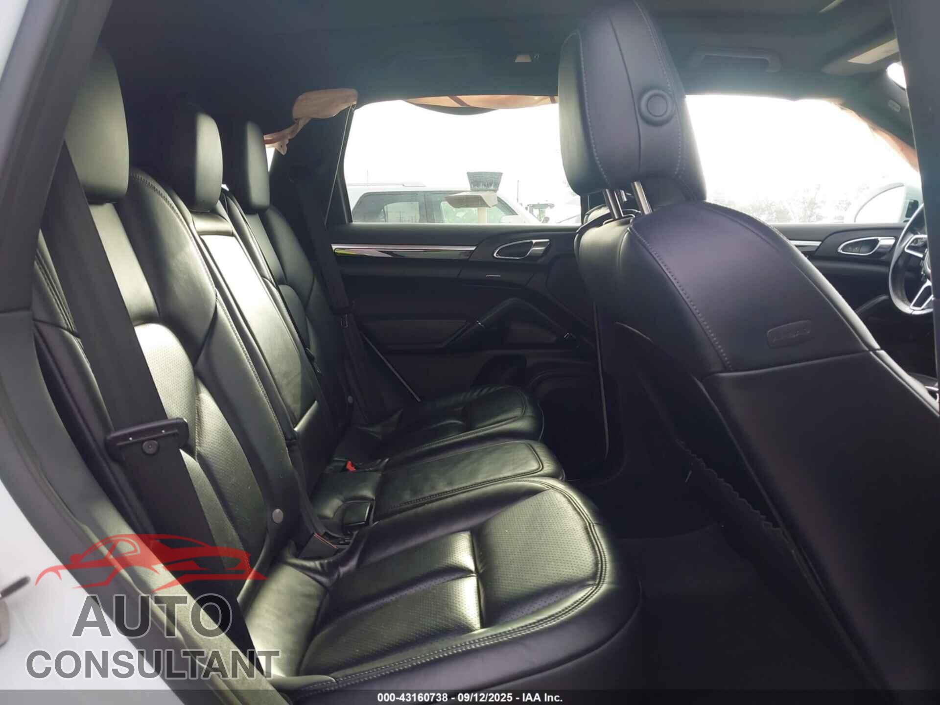 PORSCHE CAYENNE 2016 - WP1AA2A21GLA11027