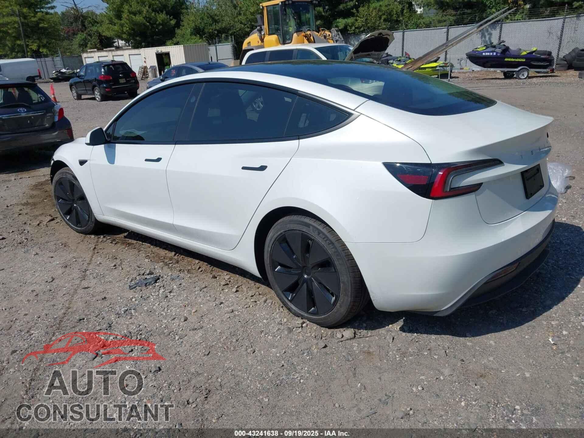 TESLA MODEL 3 2025 - 5YJ3E1EA6SF892829