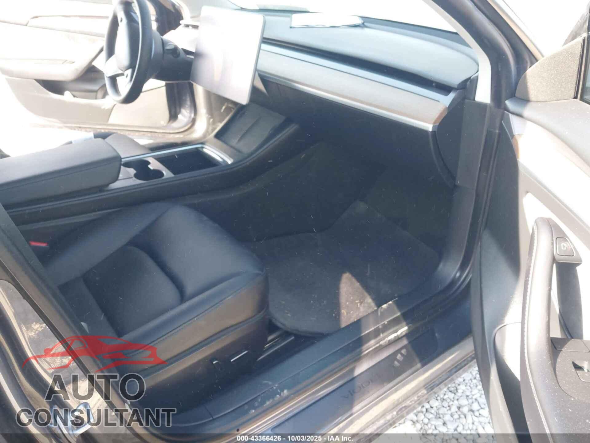 TESLA MODEL 3 2023 - 5YJ3E1EA0PF558822