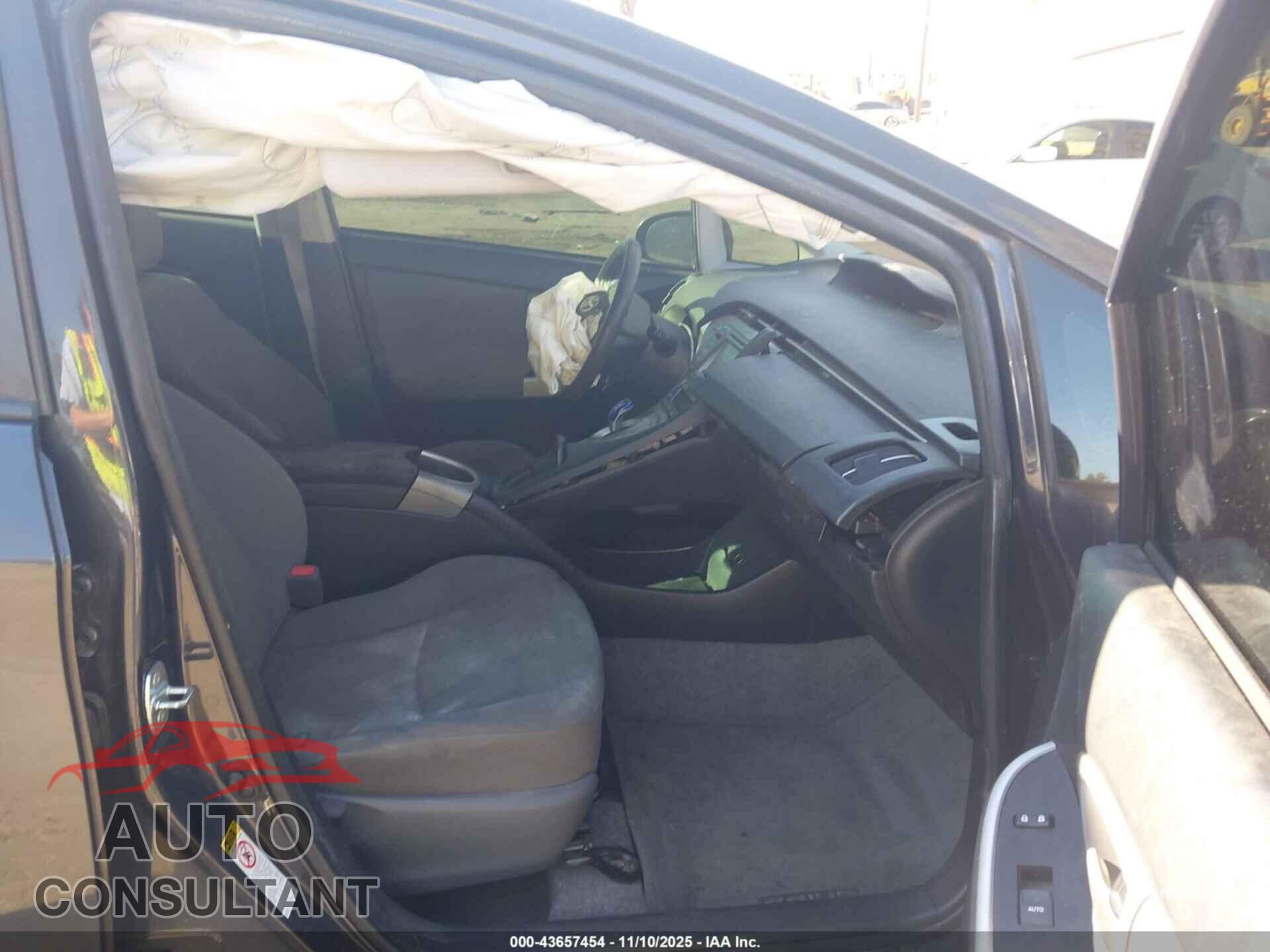 TOYOTA PRIUS 2015 - JTDKN3DU2F0446488