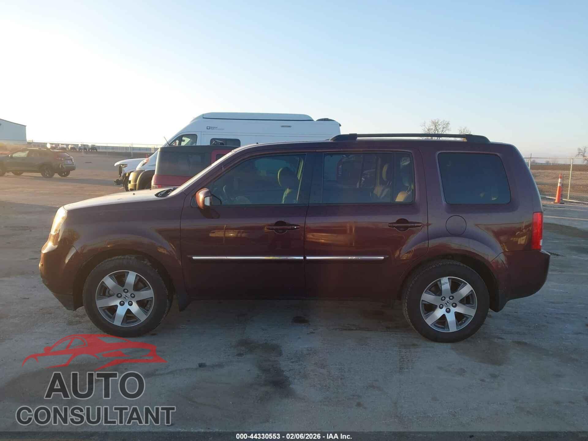 HONDA PILOT 2015 - 5FNYF4H90FB007763