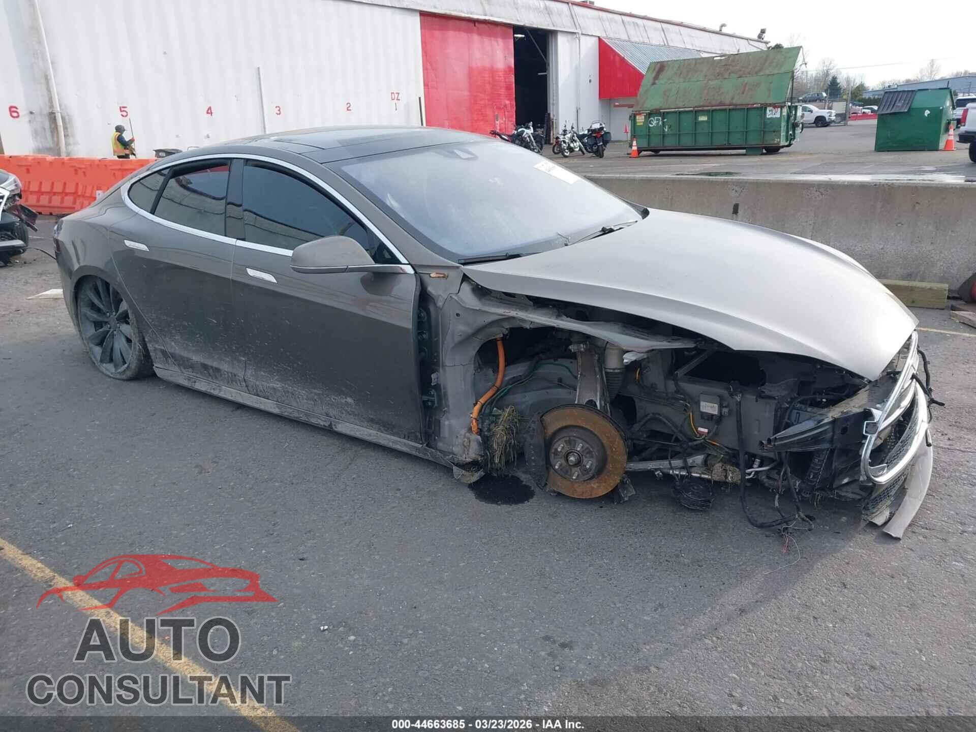 TESLA MODEL S 2015 - 5YJSA1E23FF120178