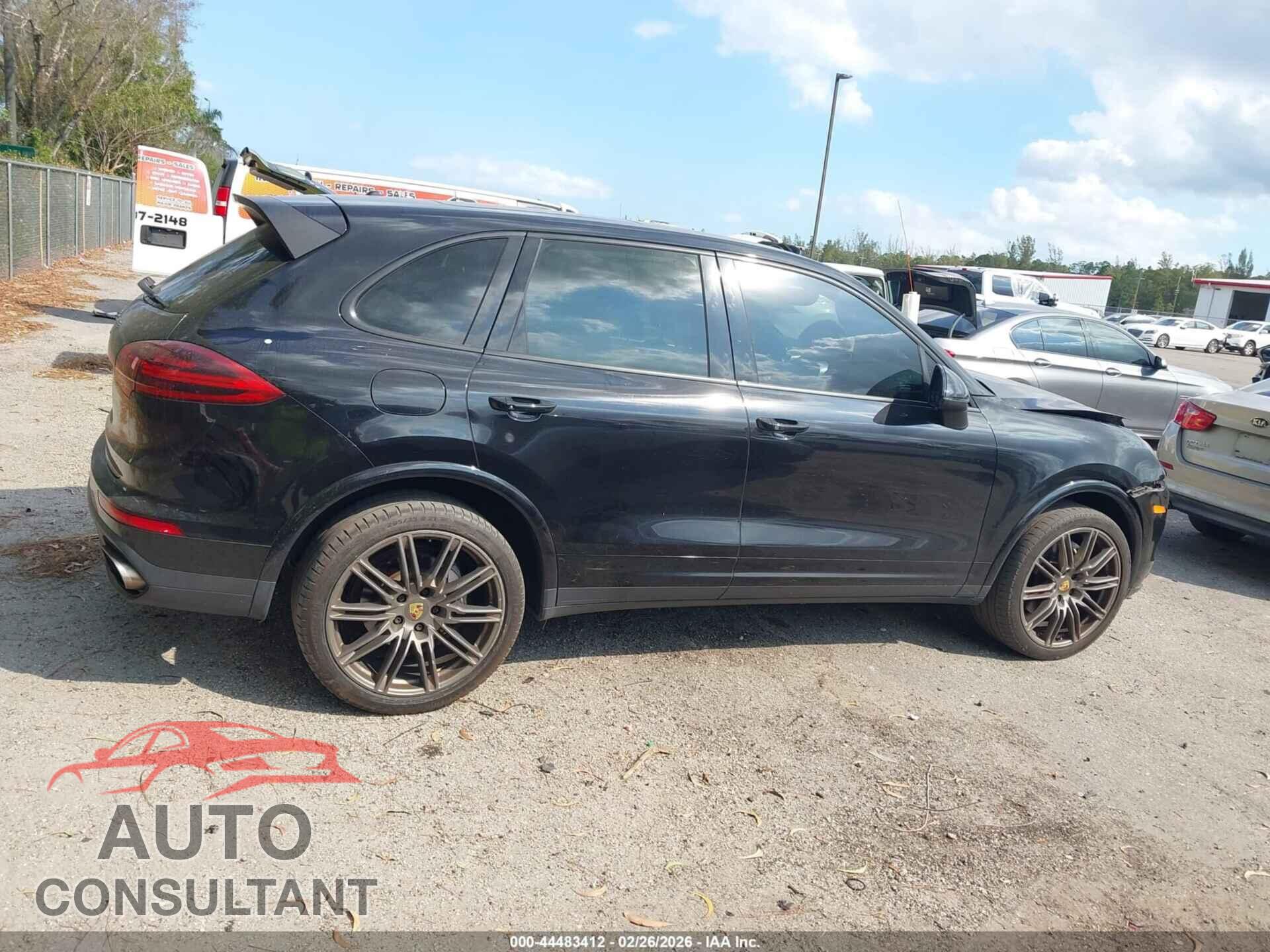 PORSCHE CAYENNE 2017 - WP1AA2A26HKA89455