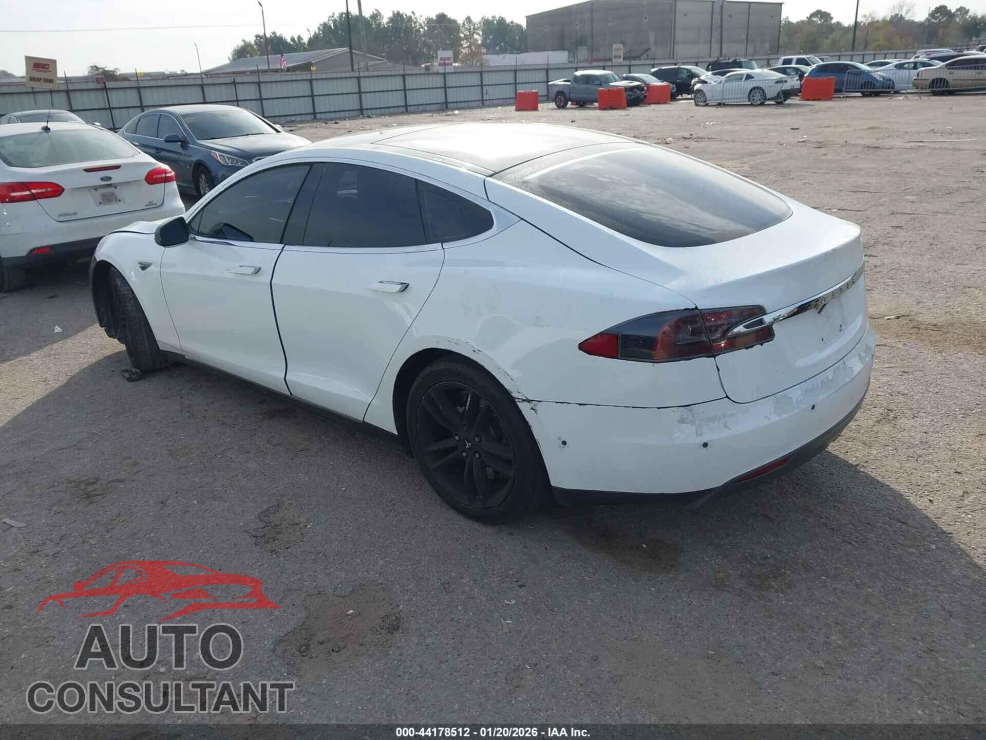 TESLA MODEL S 2015 - 5YJSA1E18FF102704