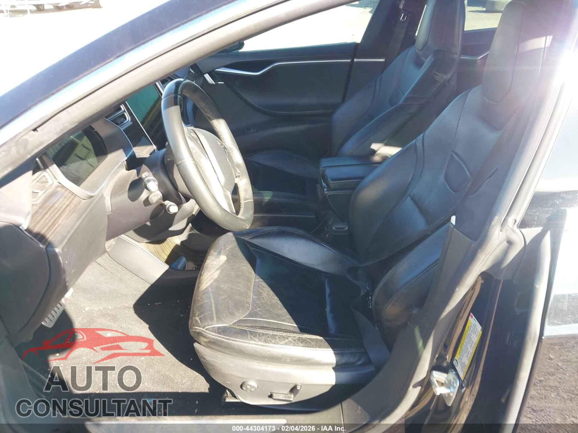 TESLA MODEL S 2015 - 5YJSA1E41FF120259