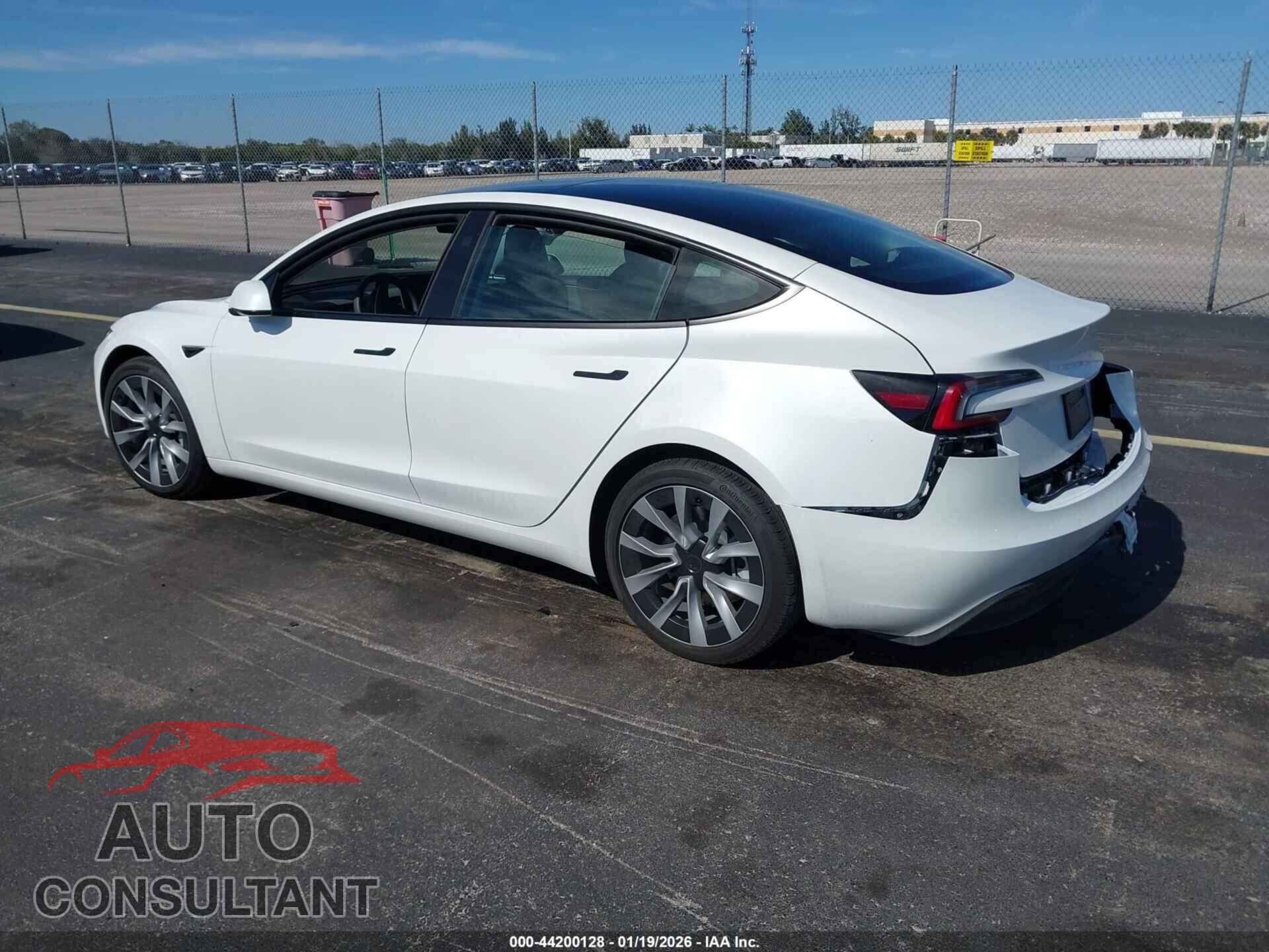 TESLA MODEL 3 2024 - 5YJ3E1EA8RF750623