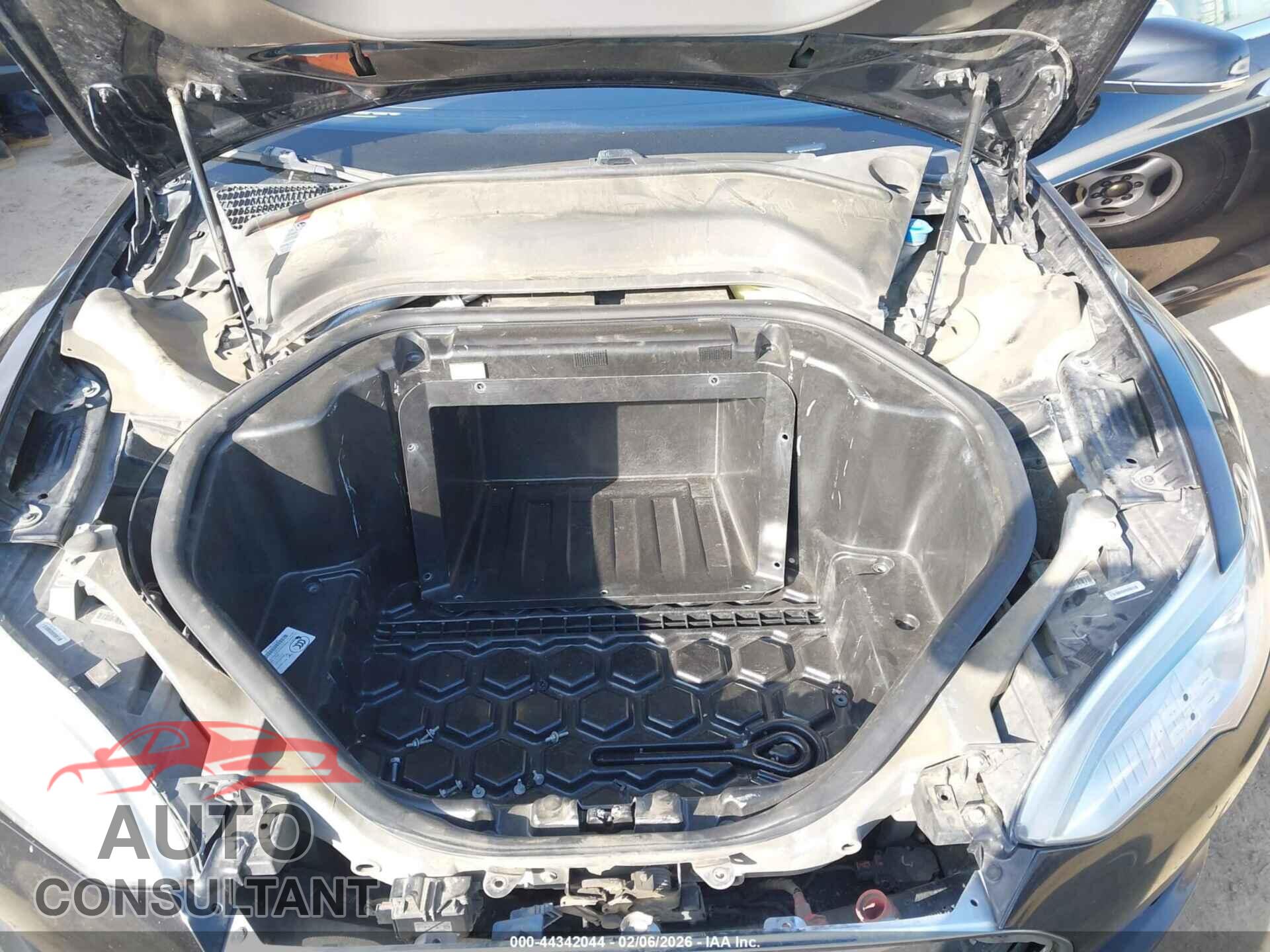 TESLA MODEL S 2015 - 5YJSA1H18FF096477