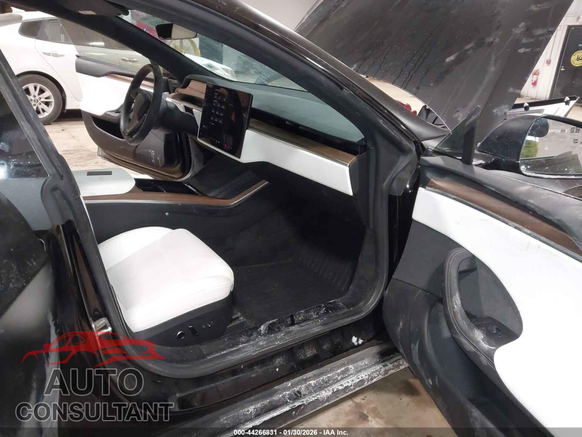 TESLA MODEL S 2023 - 5YJSA1E52PF522821