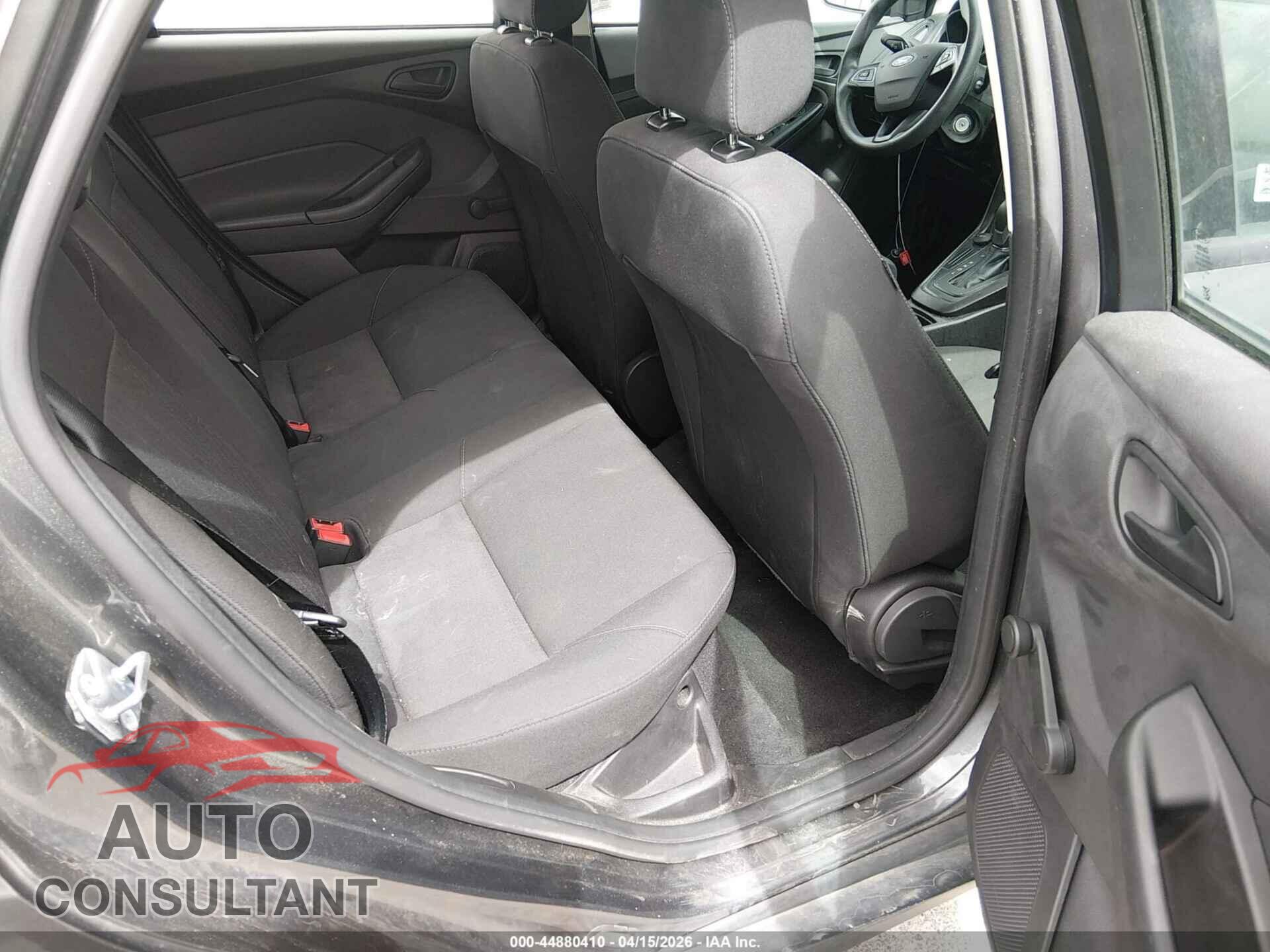 FORD FOCUS 2018 - 1FADP3E23JL322615