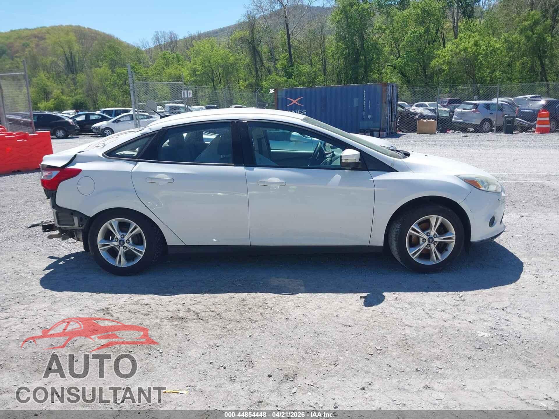 FORD FOCUS 2014 - 1FADP3F28EL379087