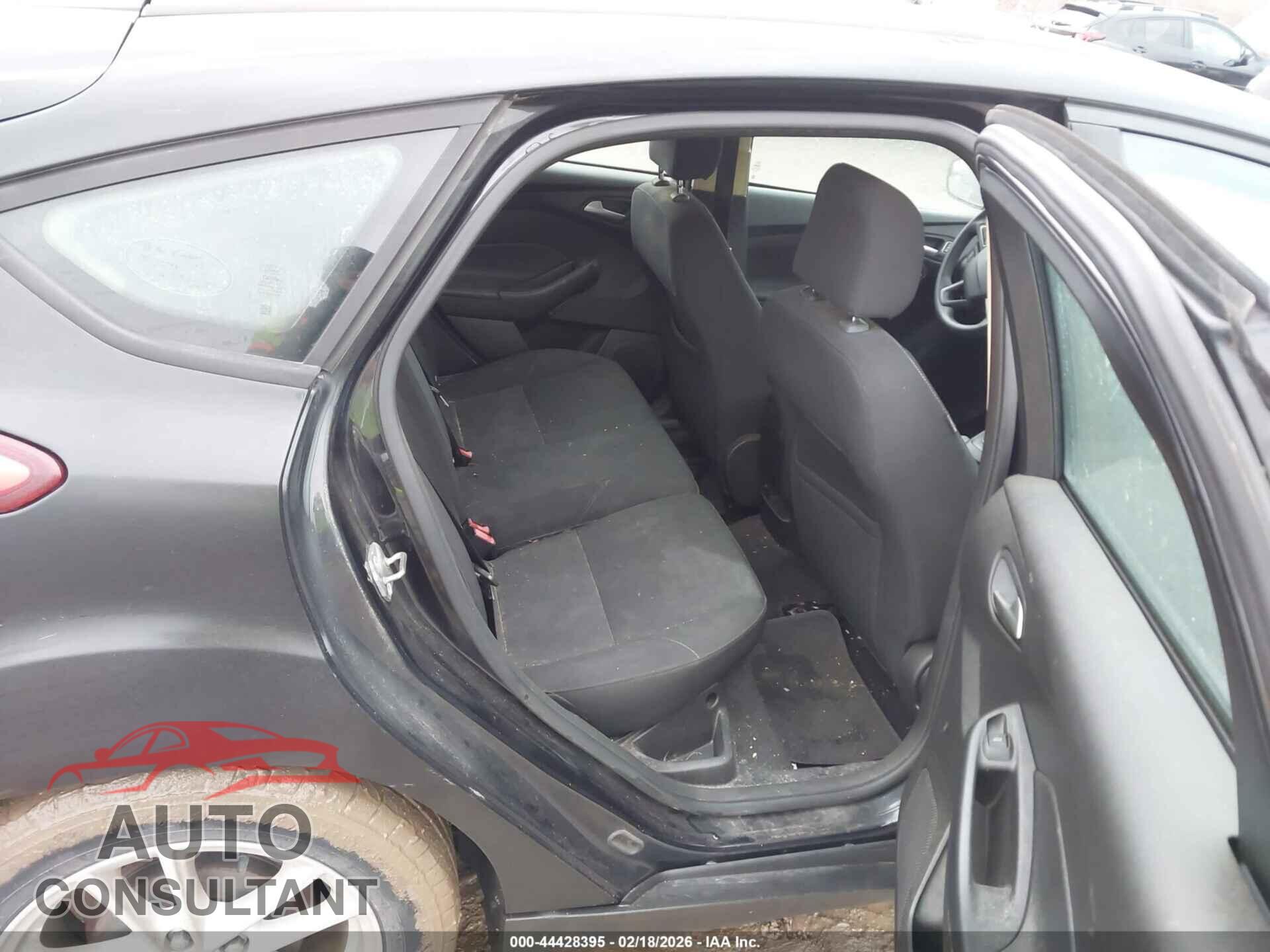FORD FOCUS 2015 - 1FADP3K20FL295160