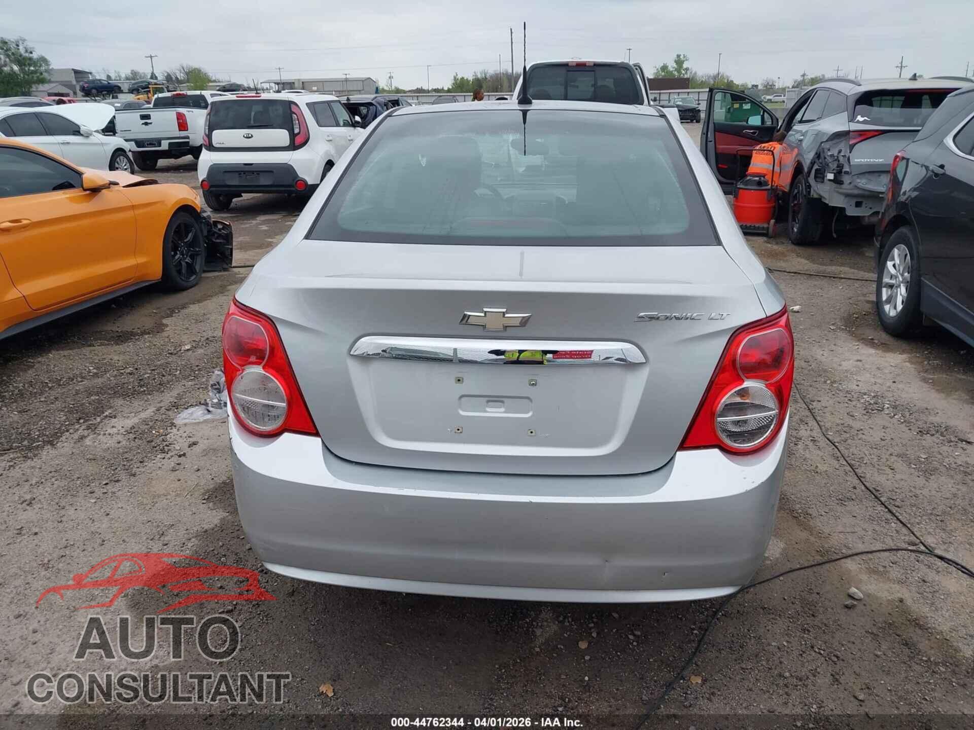 CHEVROLET SONIC 2012 - 1G1JC5SH9C4153672