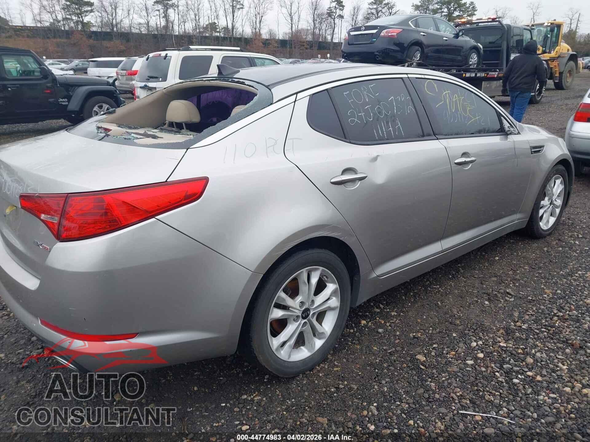 KIA OPTIMA 2011 - KNAGN4A70B5172048