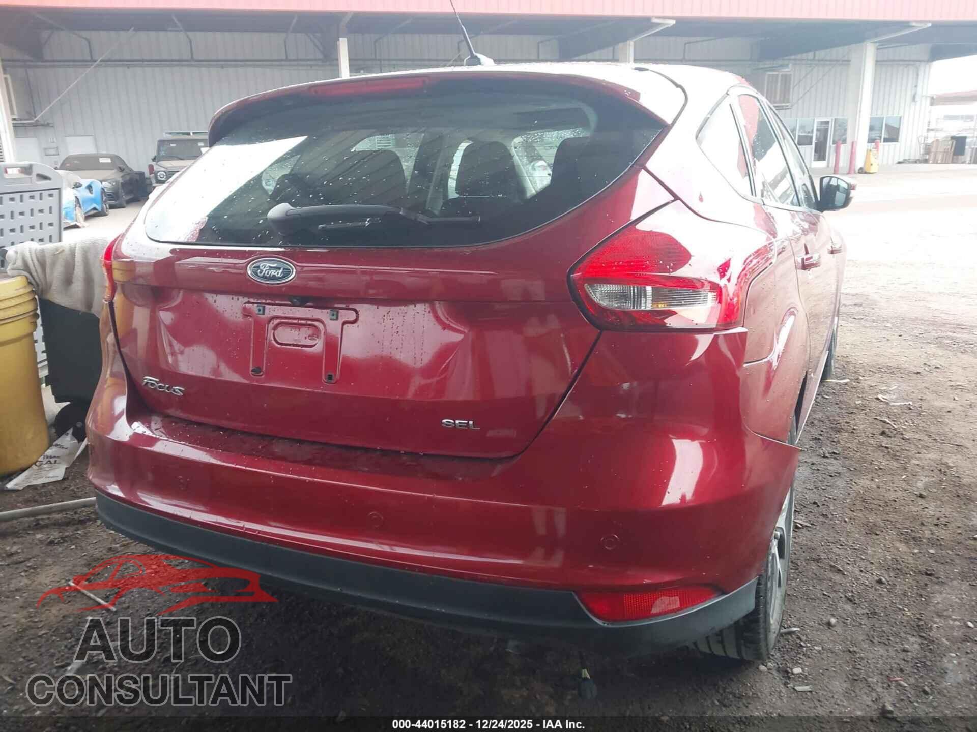 FORD FOCUS 2017 - 1FADP3M2XHL213838
