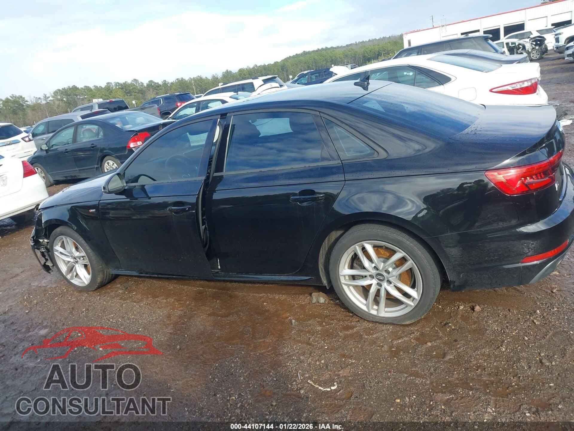 AUDI A4 2017 - WAUDNAF48HN041393