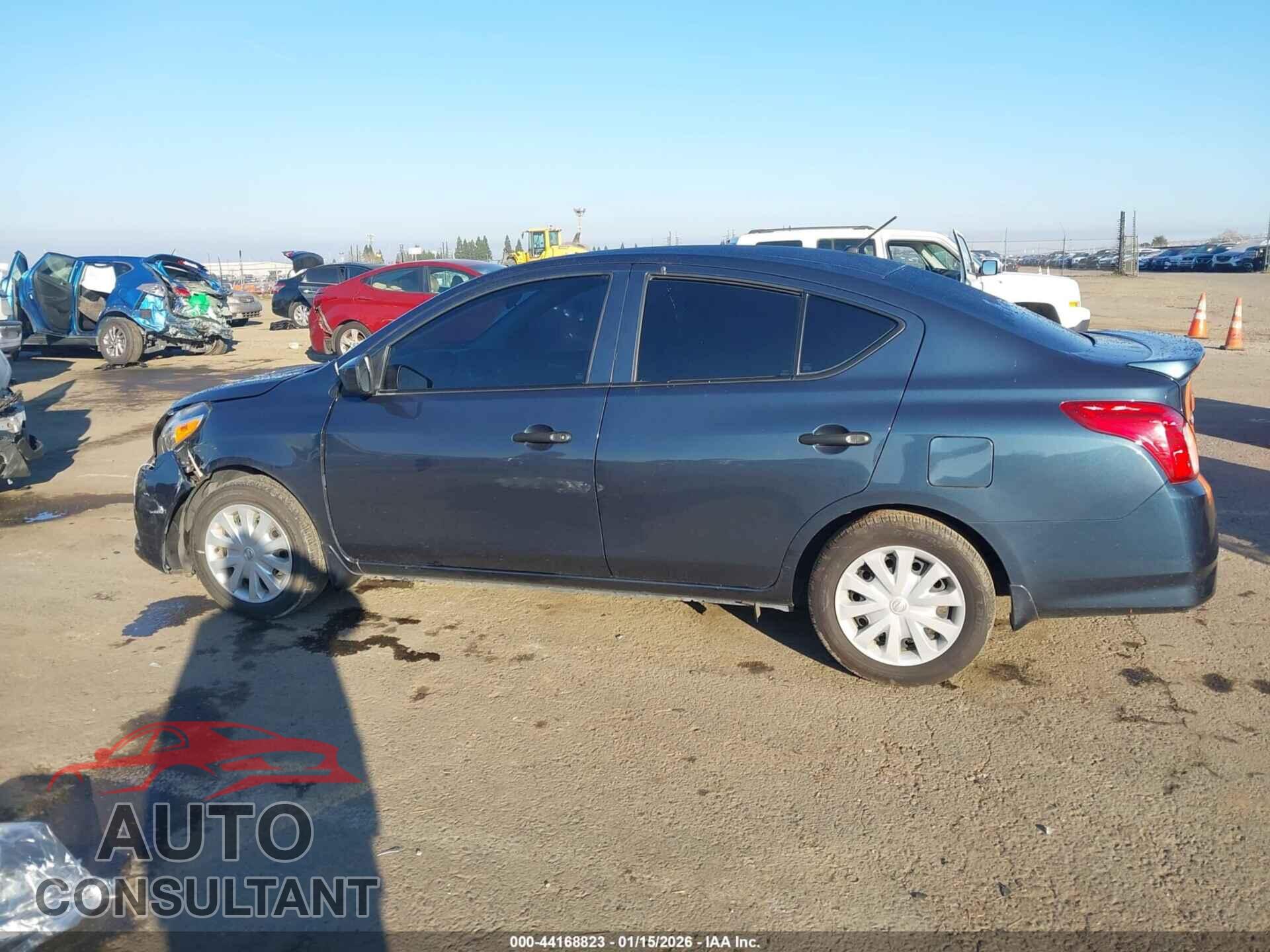 NISSAN VERSA 2017 - 3N1CN7AP1HL823637