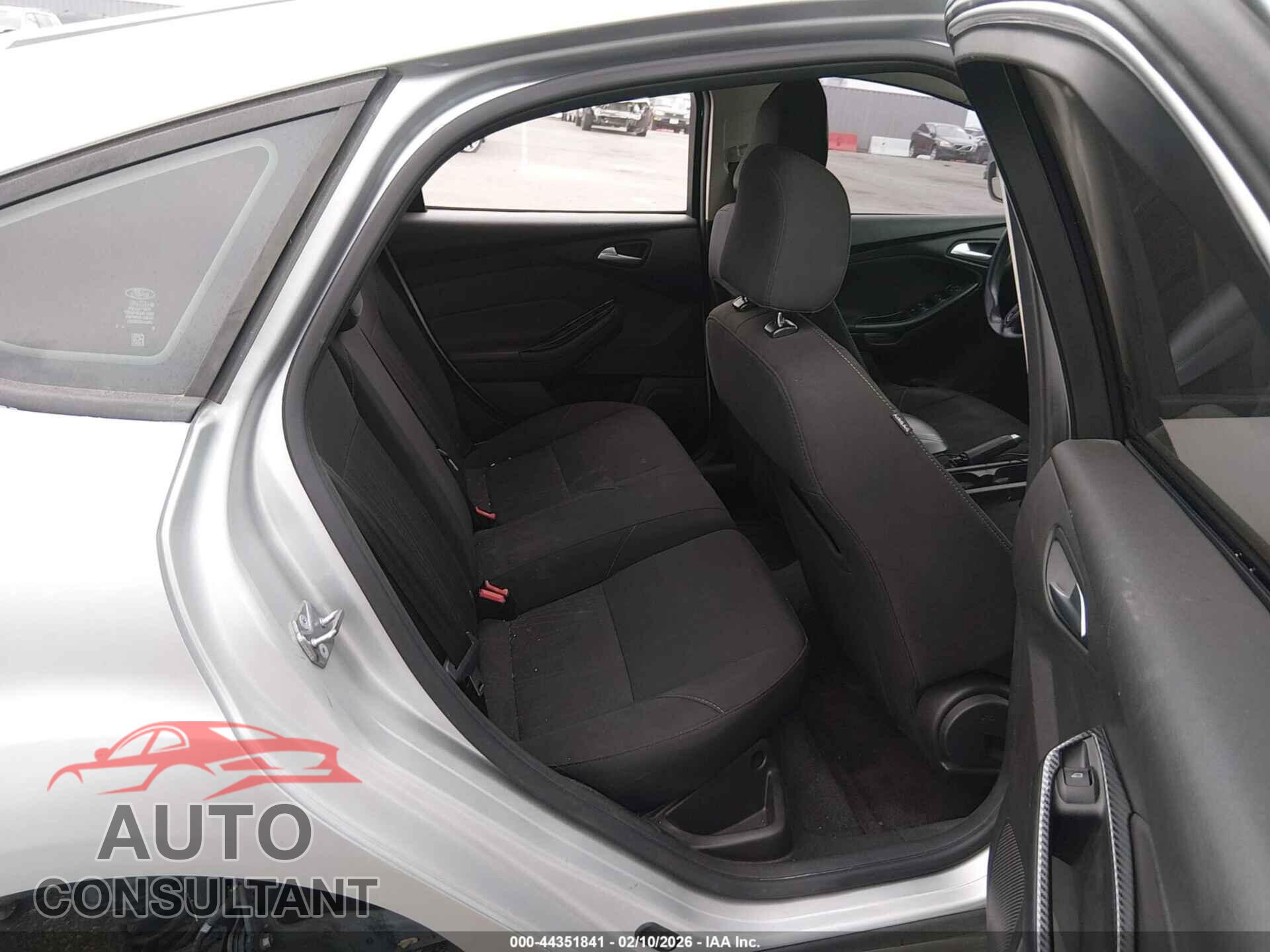 FORD FOCUS 2016 - 1FADP3K22GL268849