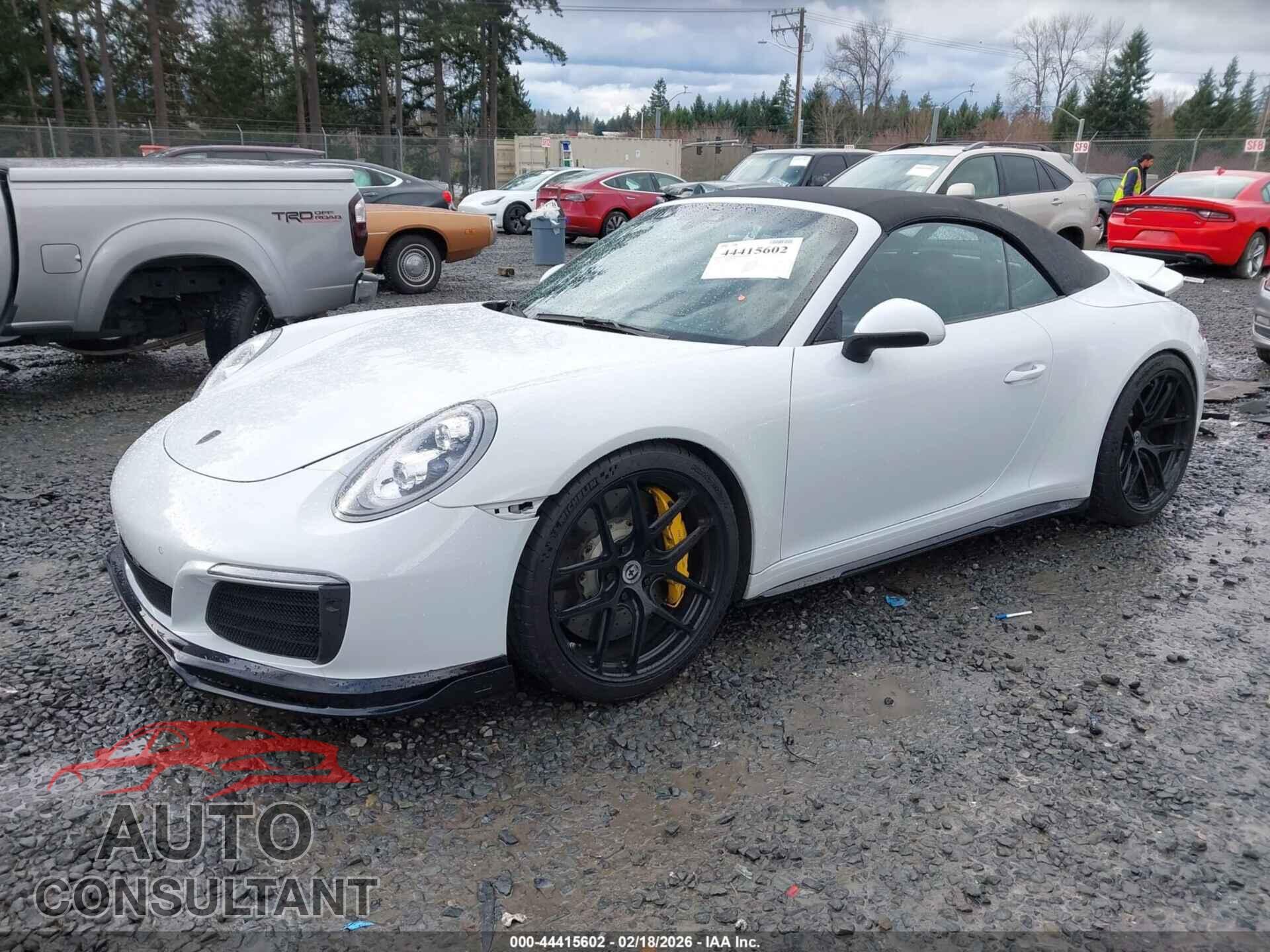 PORSCHE 911 2018 - WP0CB2A93JS147239