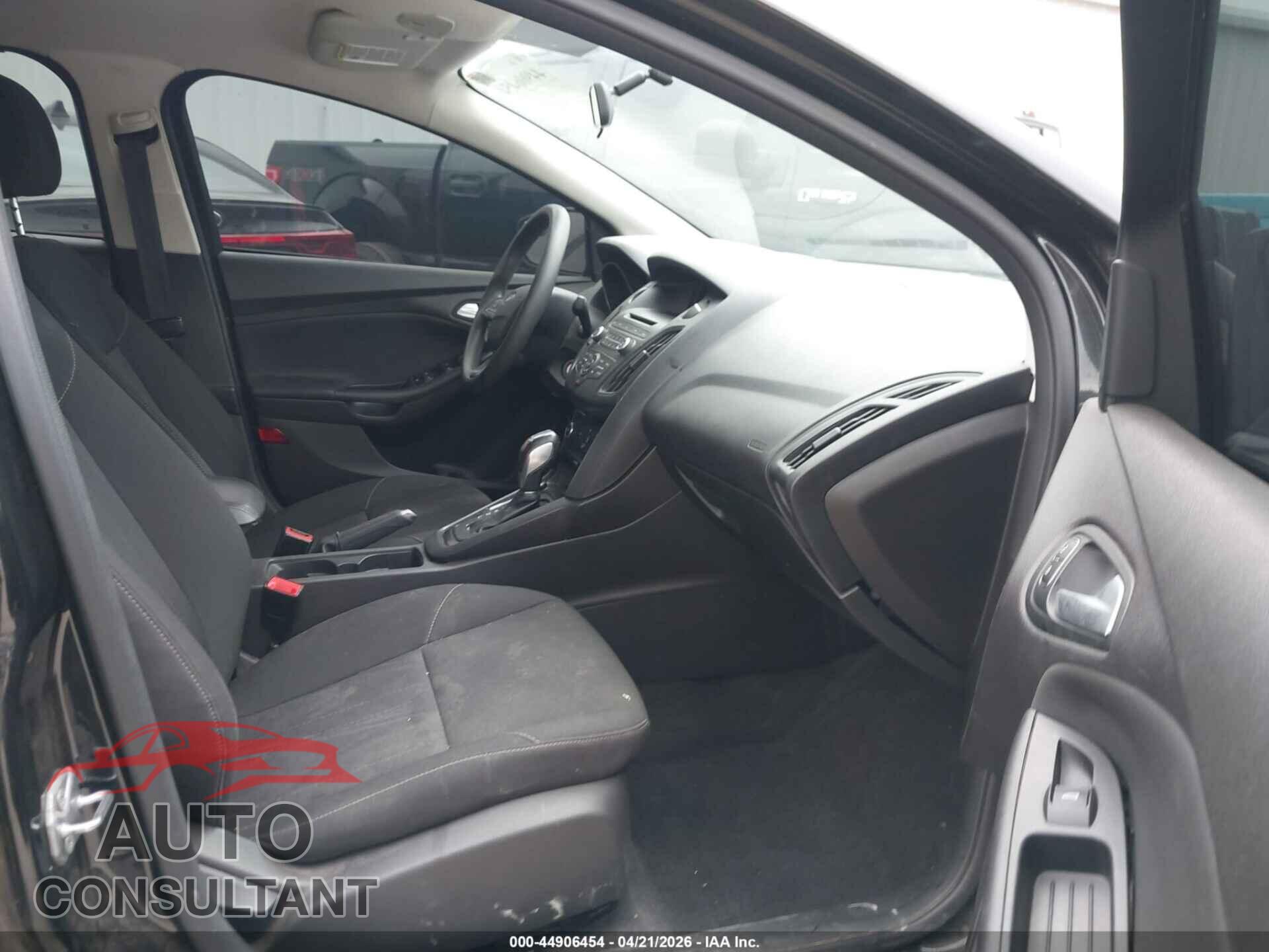FORD FOCUS 2015 - 1FADP3F28FL384288