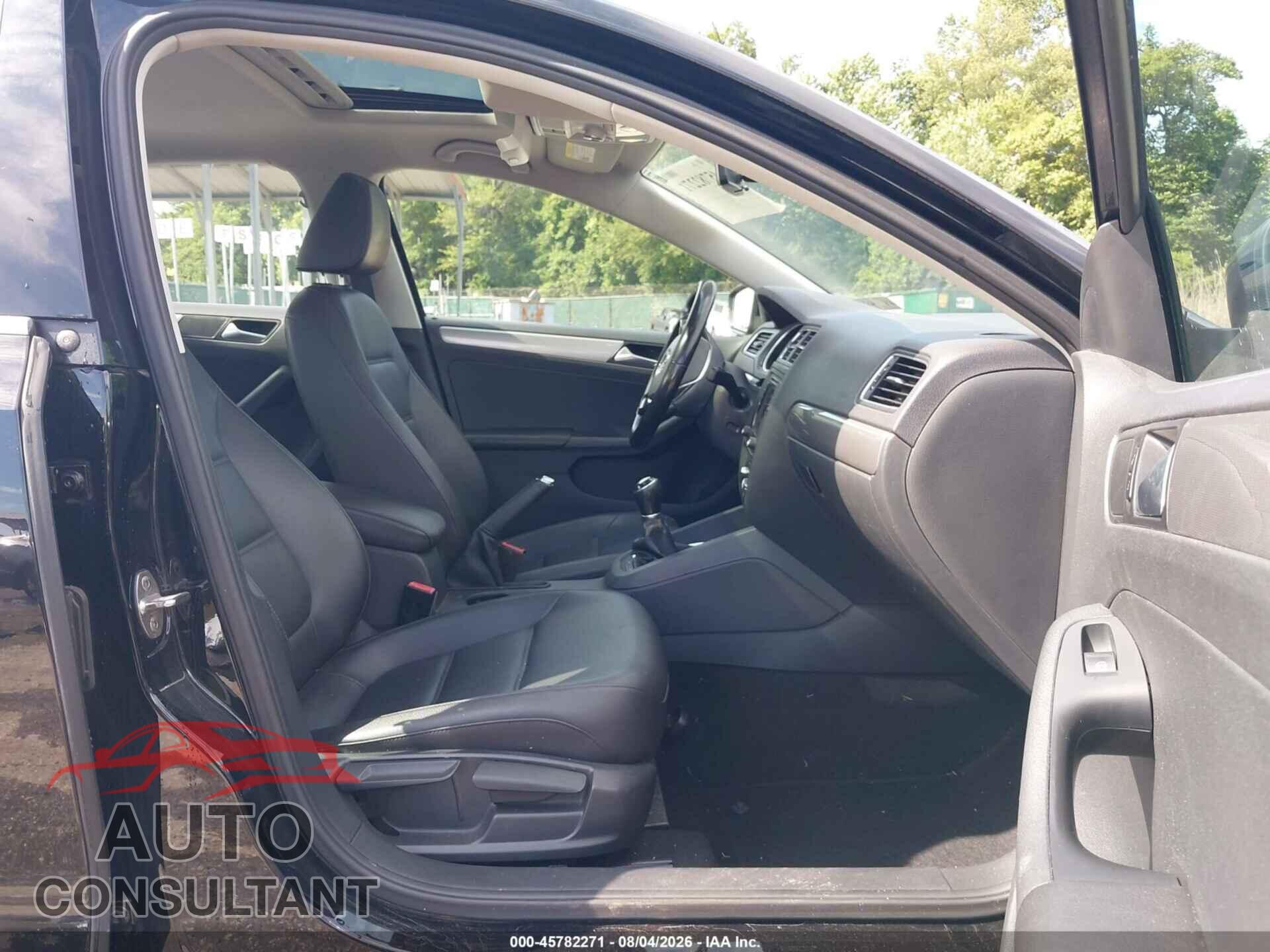 VOLKSWAGEN JETTA 2017 - 3VWB67AJ9HM230567