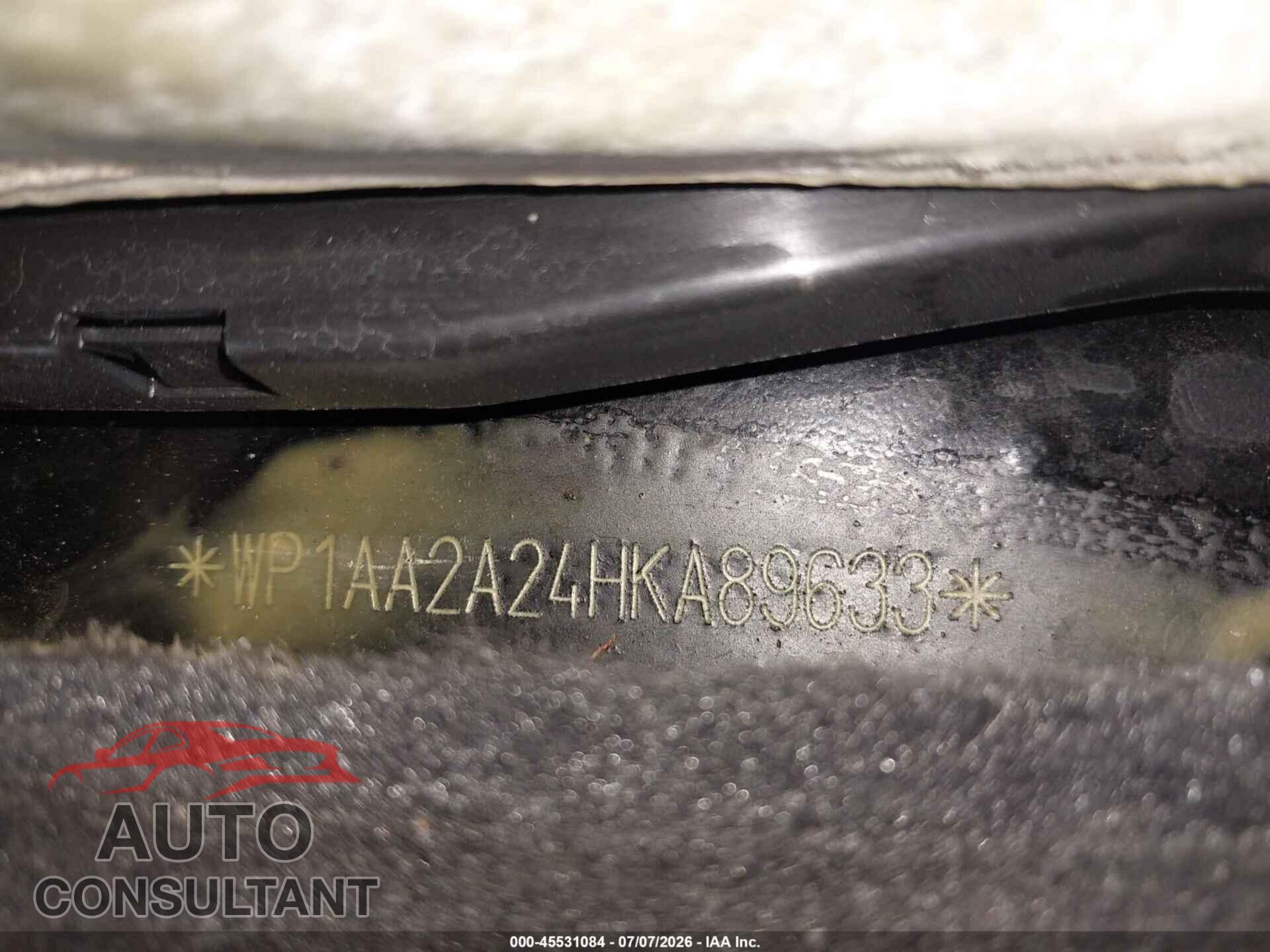 PORSCHE CAYENNE 2017 - WP1AA2A24HKA89633