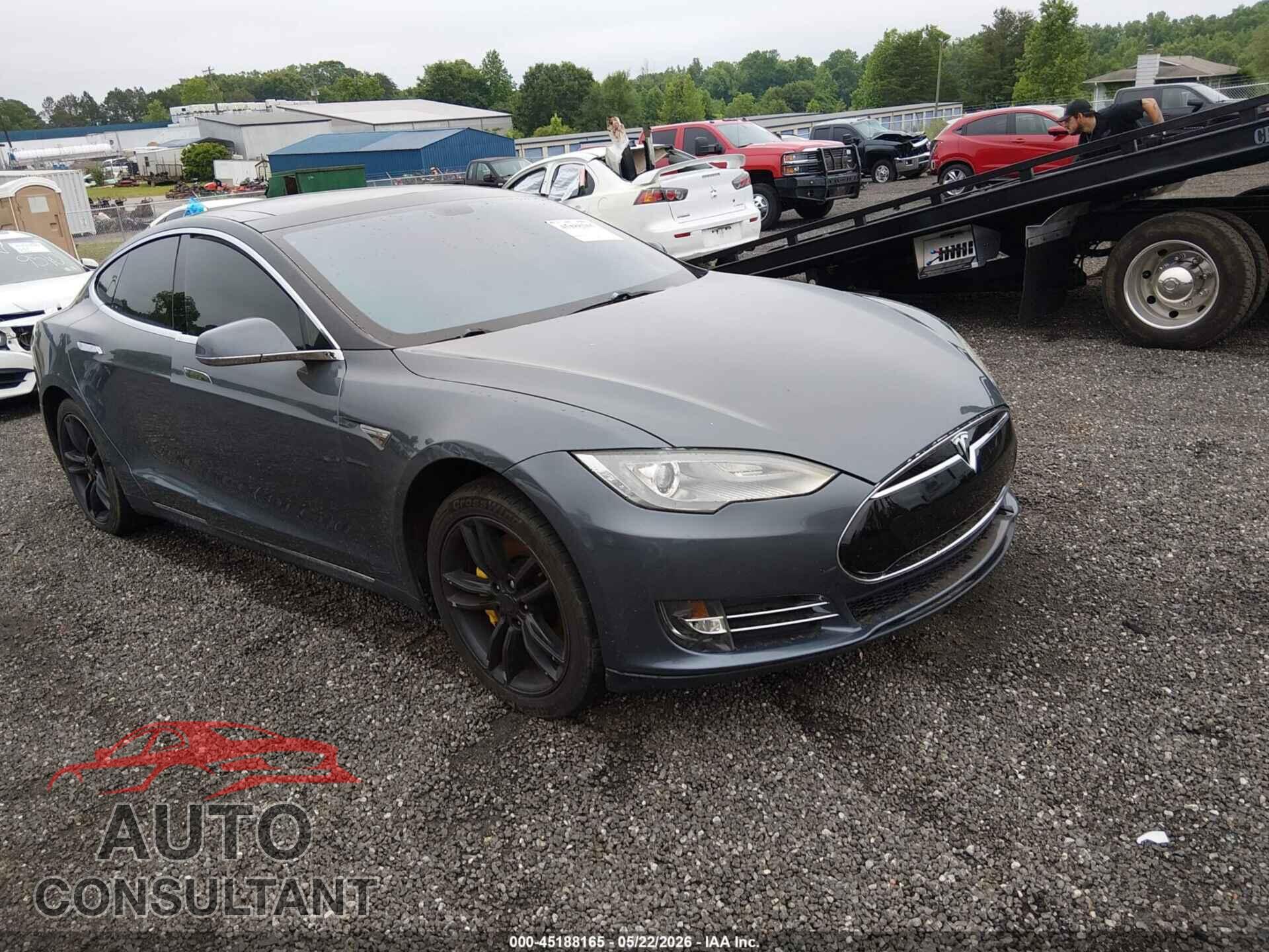 TESLA MODEL S 2013 - 5YJSA1CNXDFP16396