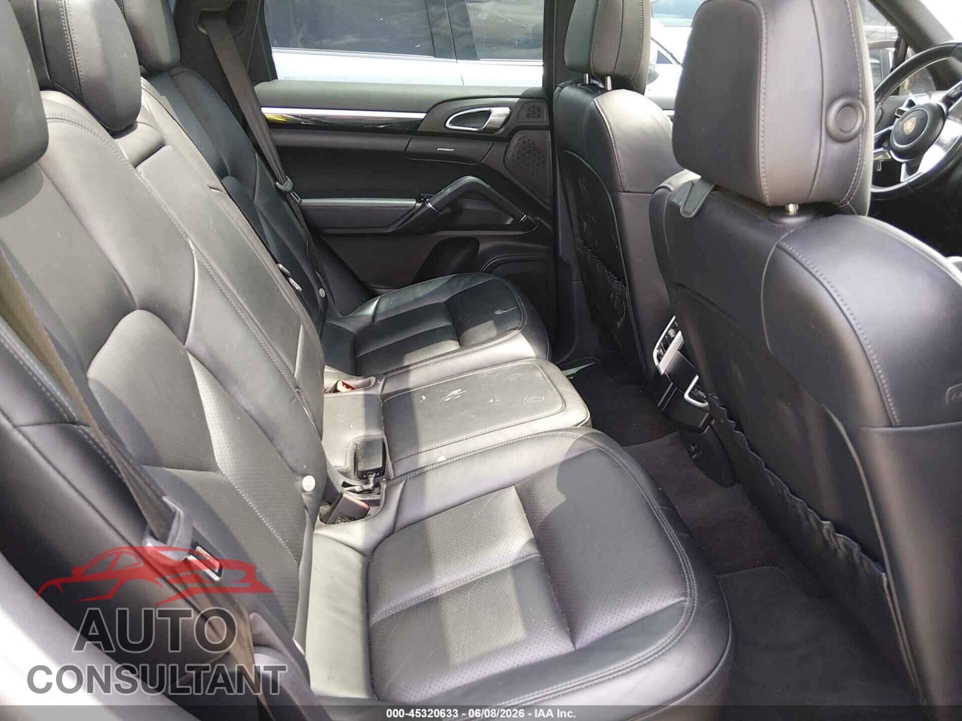 PORSCHE CAYENNE 2016 - WP1AA2A22GLA05043