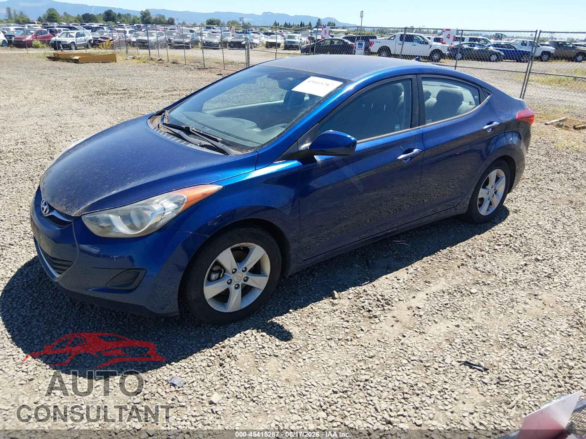 HYUNDAI ELANTRA 2013 - KMHDH4AE8DU732723