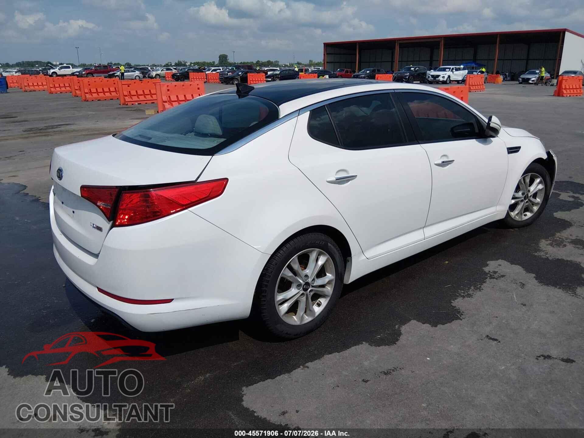 KIA OPTIMA 2011 - KNAGN4A76B5122612