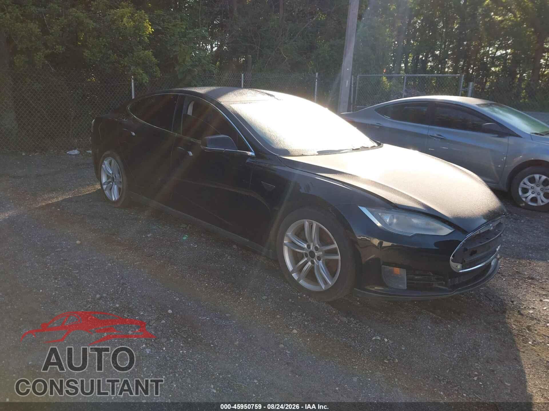 TESLA MODEL S 2013 - 5YJSA1DN9DFP15402