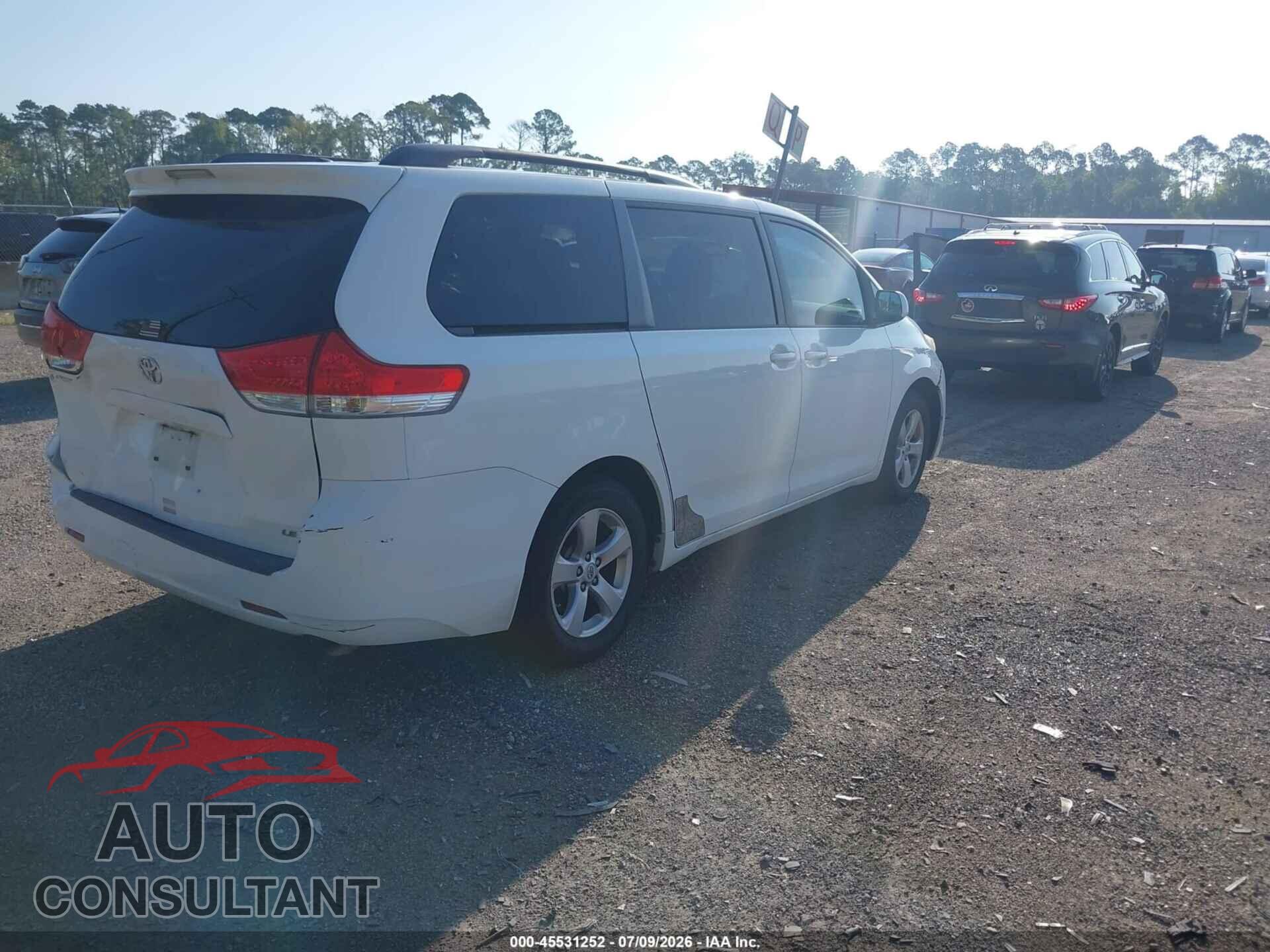 TOYOTA SIENNA 2013 - 5TDKK3DC8DS283940