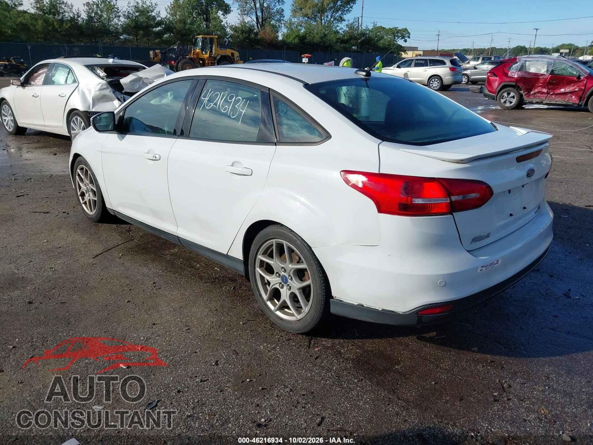 FORD FOCUS 2015 - 1FADP3F20FL305325
