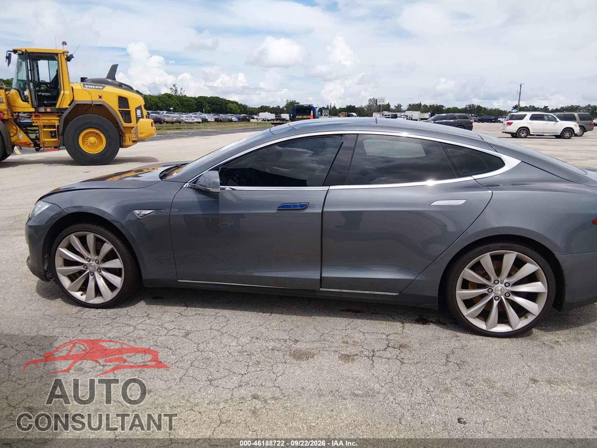 TESLA MODEL S 2013 - 5YJSA1DP2DFP05327