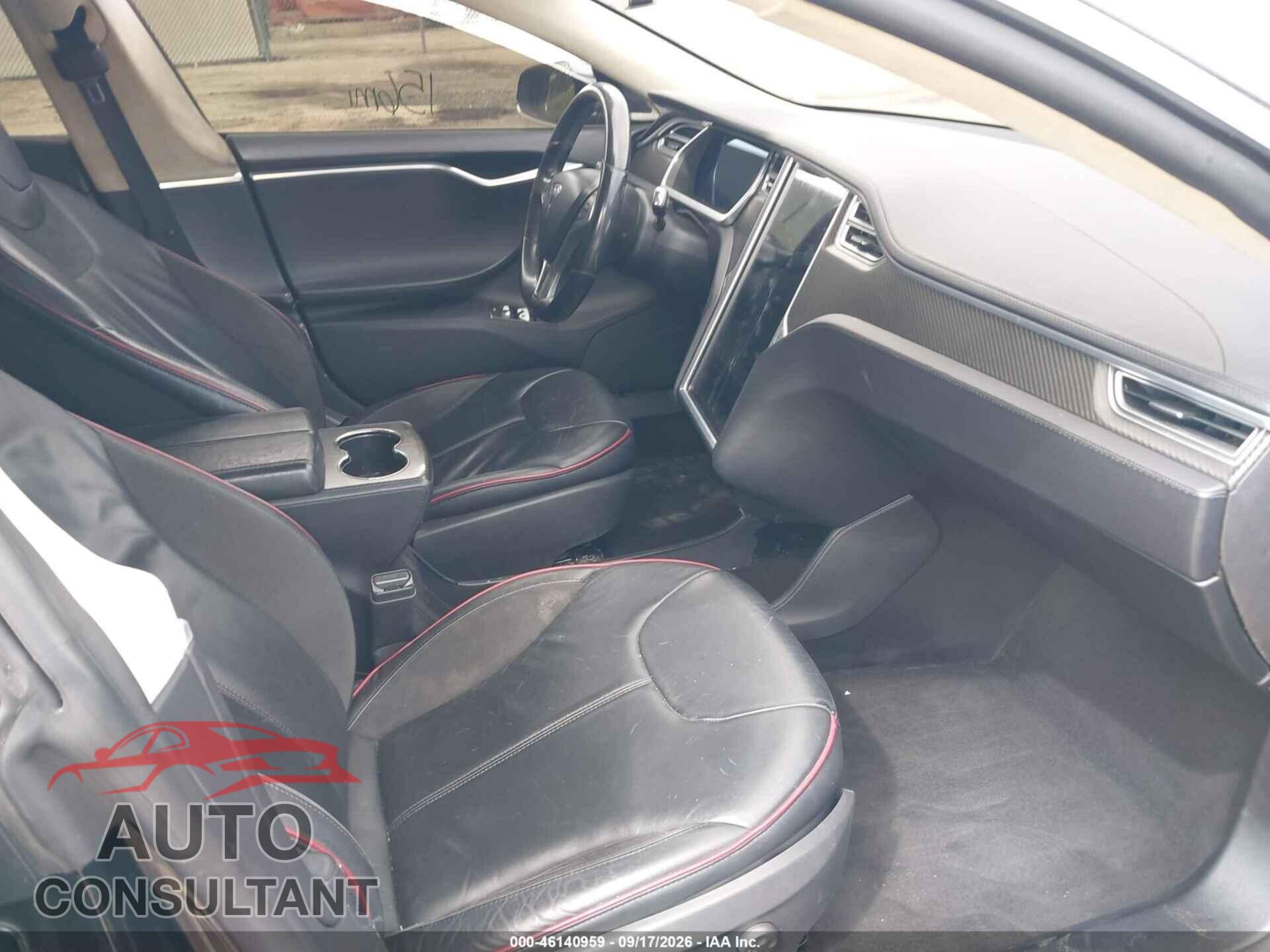 TESLA MODEL S 2013 - 5YJSA1CP5DFP12726