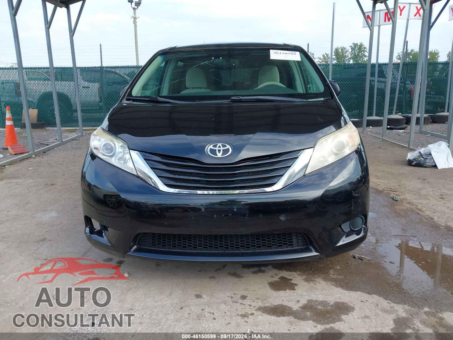 TOYOTA SIENNA 2013 - 5TDJK3DC8DS070482