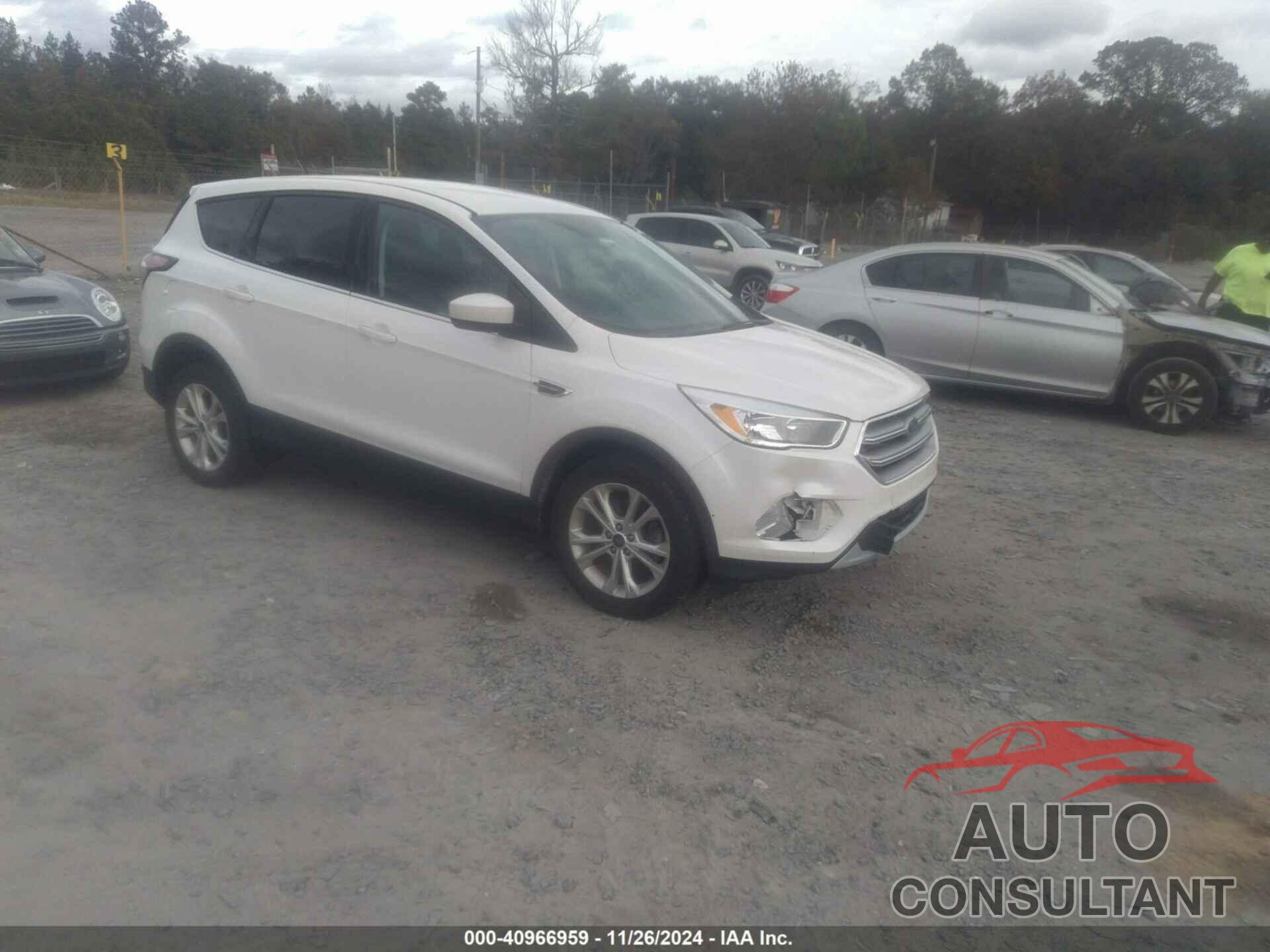 FORD ESCAPE 2017 - 1FMCU0GD6HUE17021