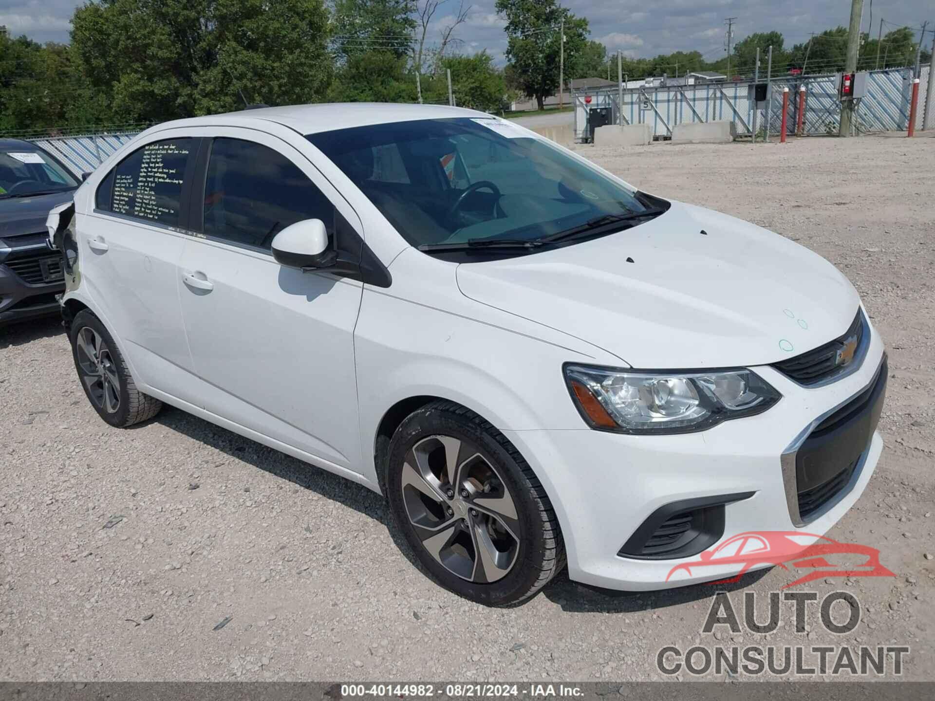 CHEVROLET SONIC 2017 - 1G1JF5SB7H4171968