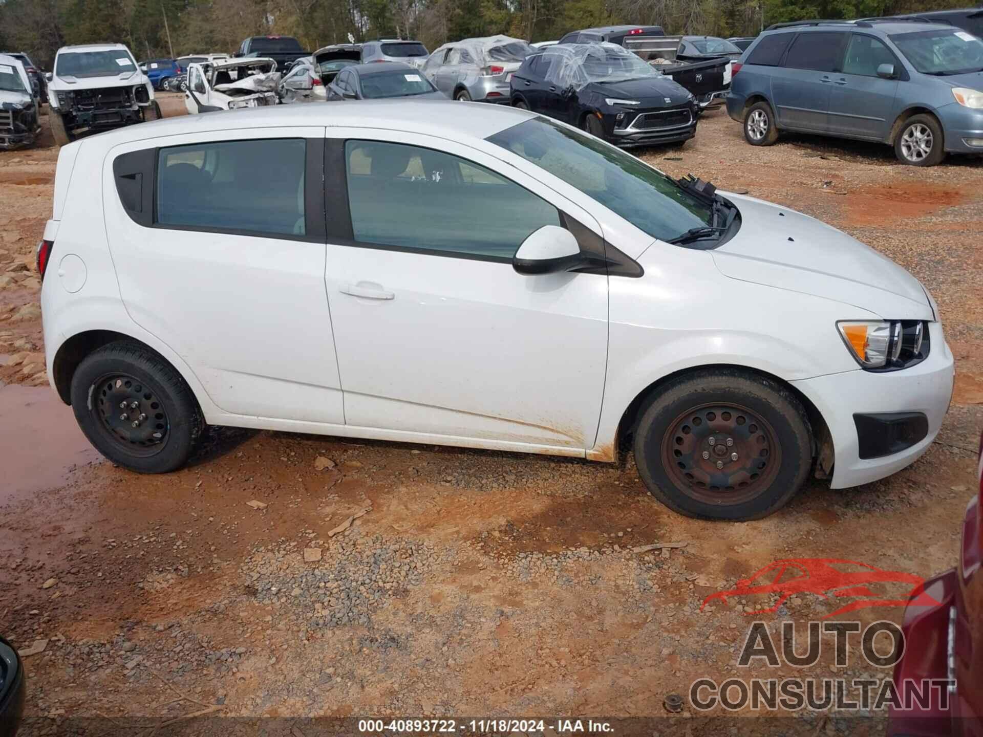 CHEVROLET SONIC 2013 - 1G1JA6SH6D4228356