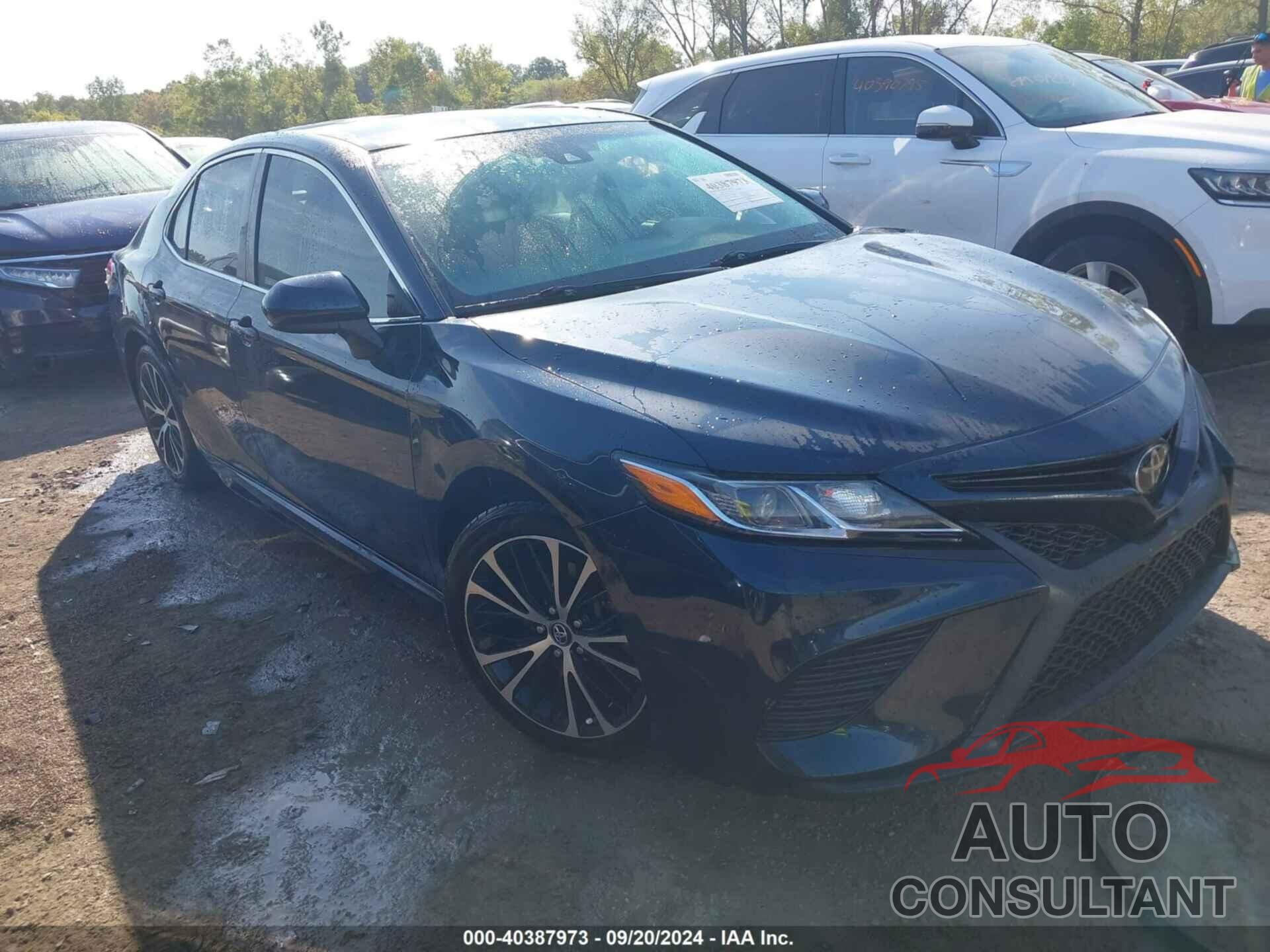 TOYOTA CAMRY 2018 - 4T1B11HK5JU640910