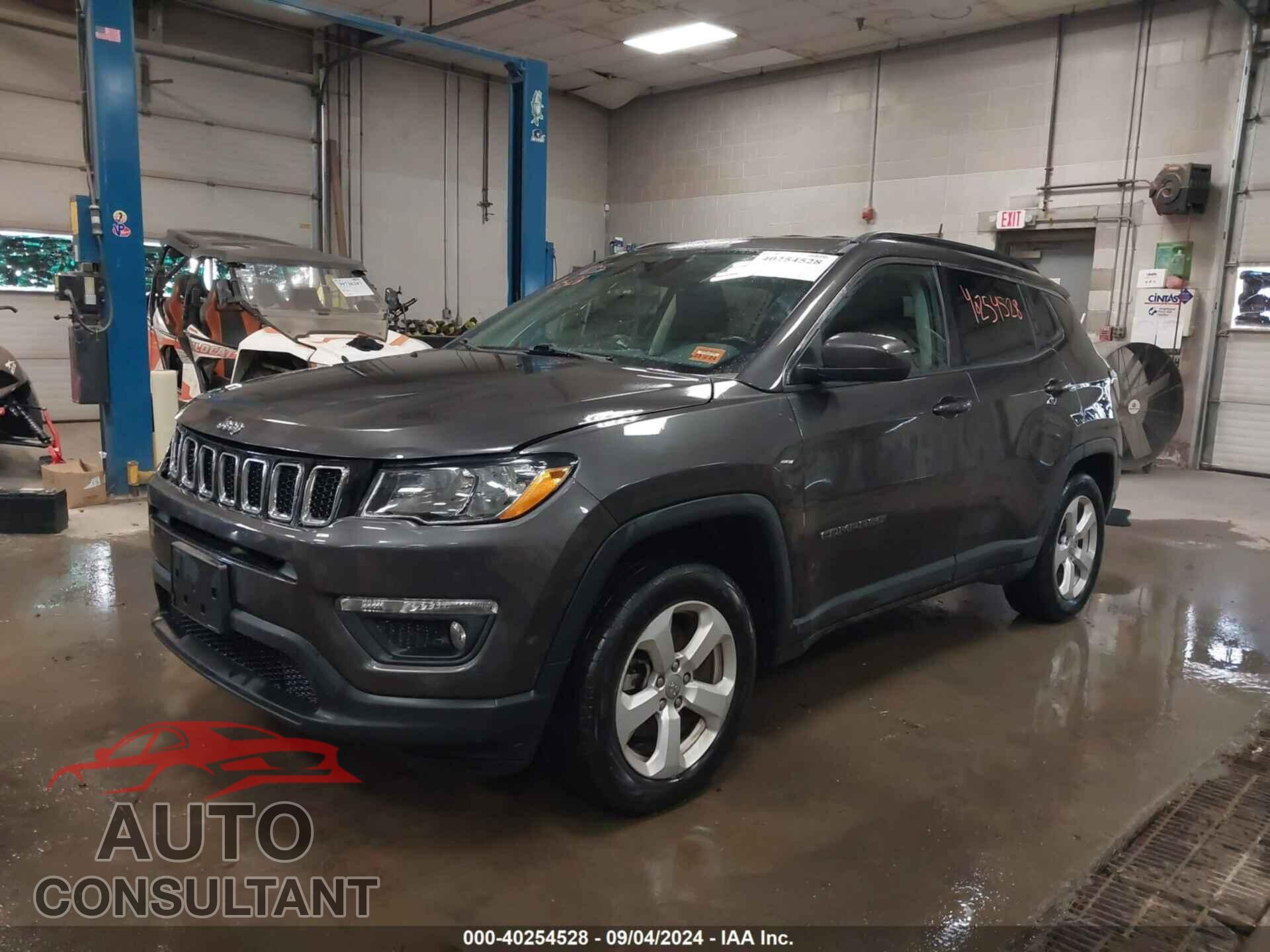 JEEP COMPASS 2018 - 3C4NJDBBXJT138612