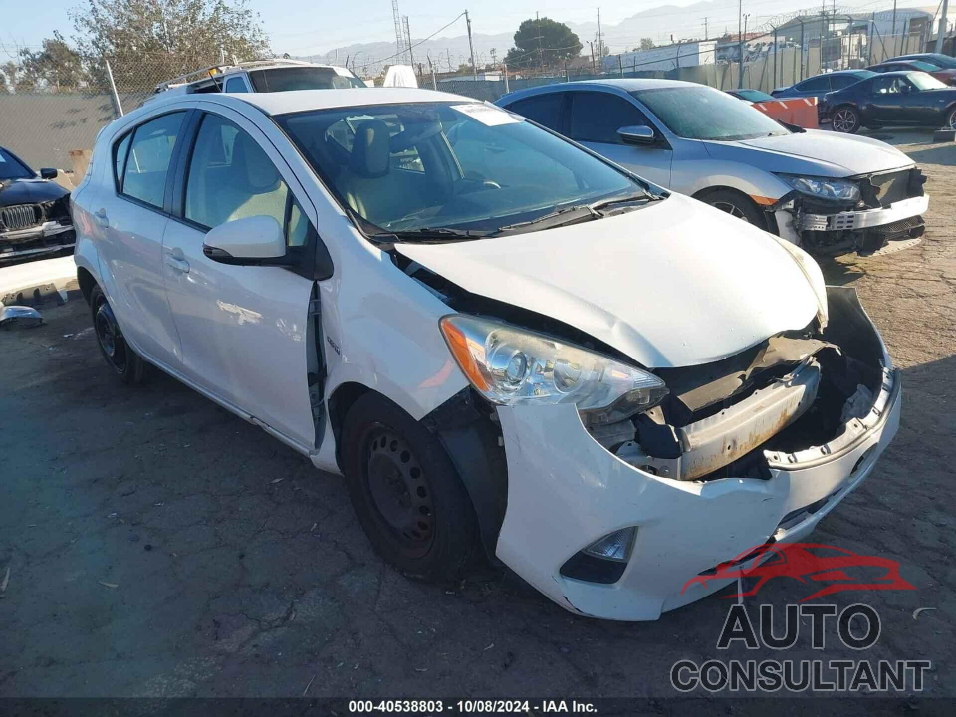 TOYOTA PRIUS C 2014 - JTDKDTB38E1083605