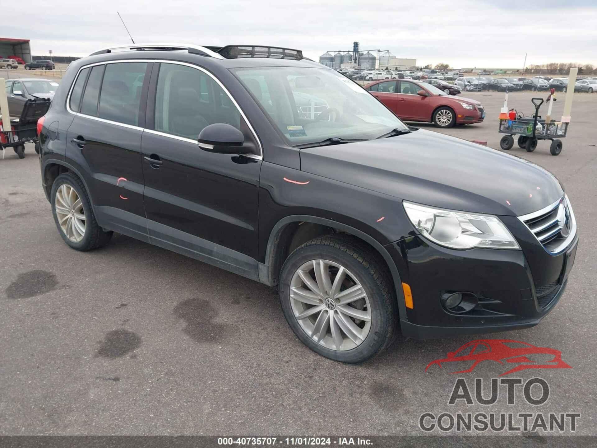 VOLKSWAGEN TIGUAN 2011 - WVGBV7AX1BW523392