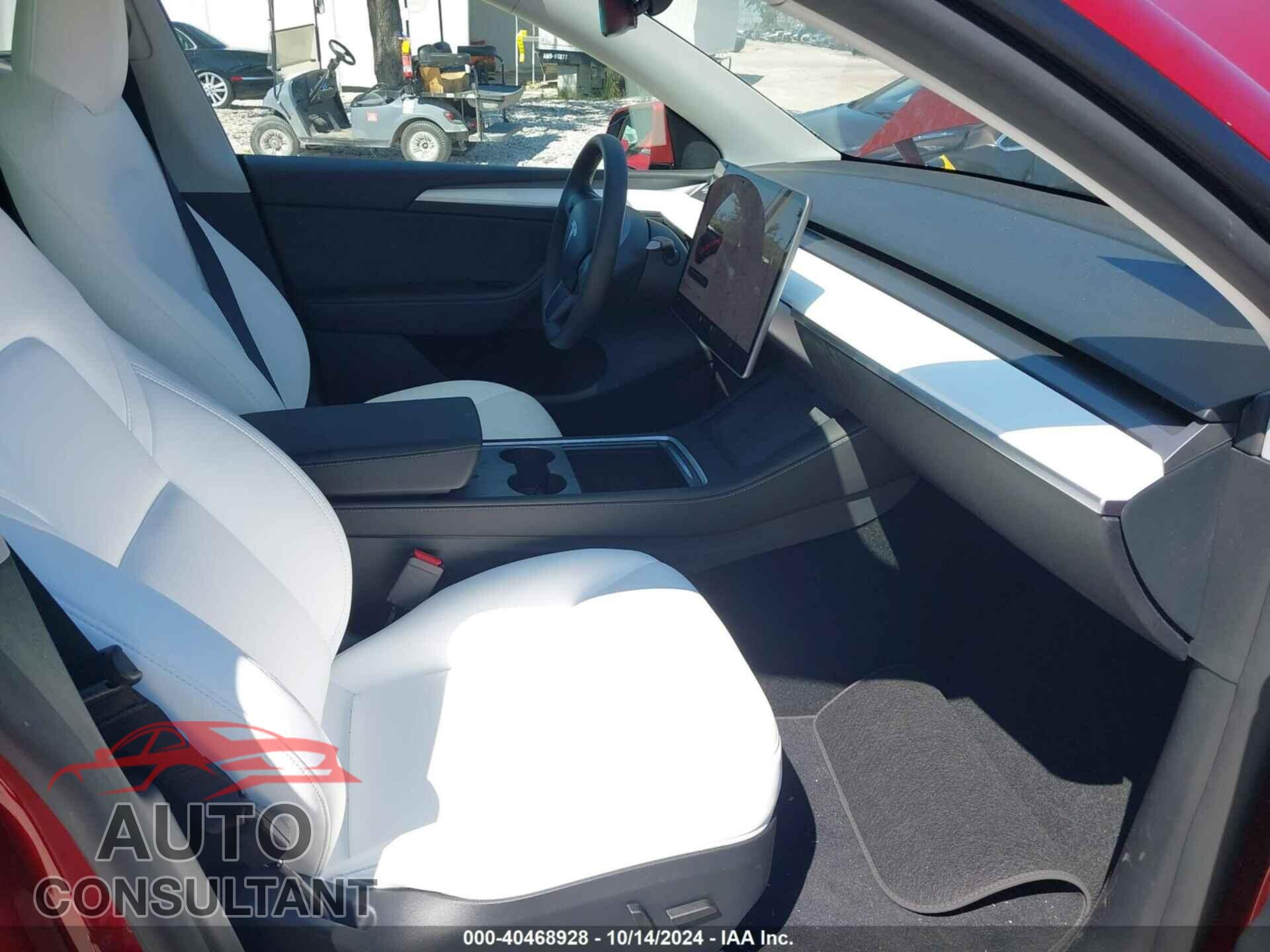 TESLA MODEL Y 2024 - 7SAYGDEF2RF063914