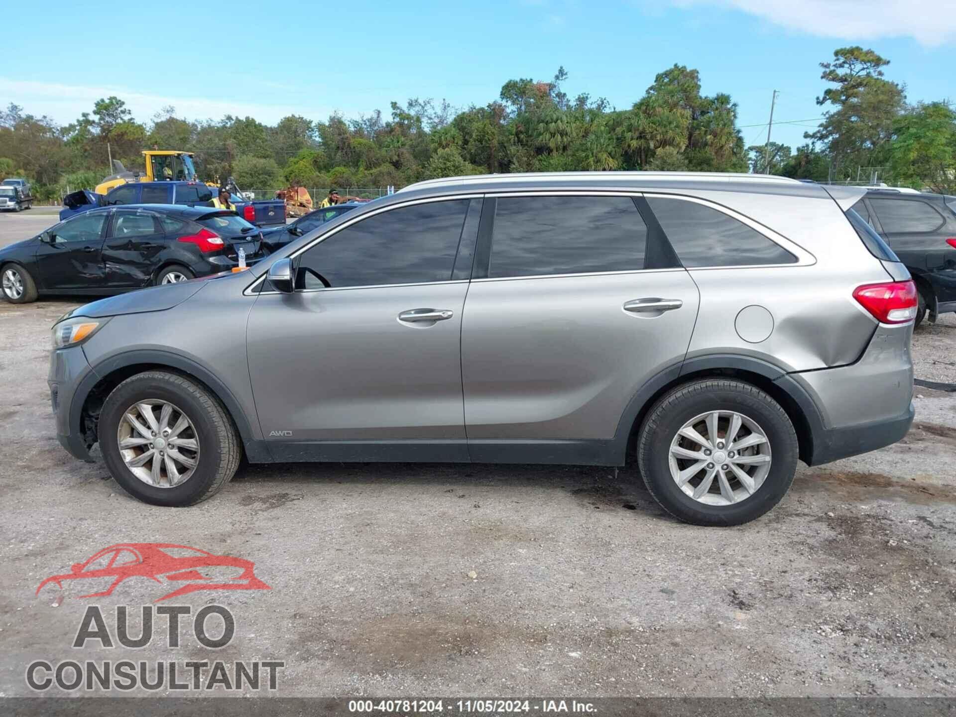 KIA SORENTO 2017 - 5XYPGDA54HG190452