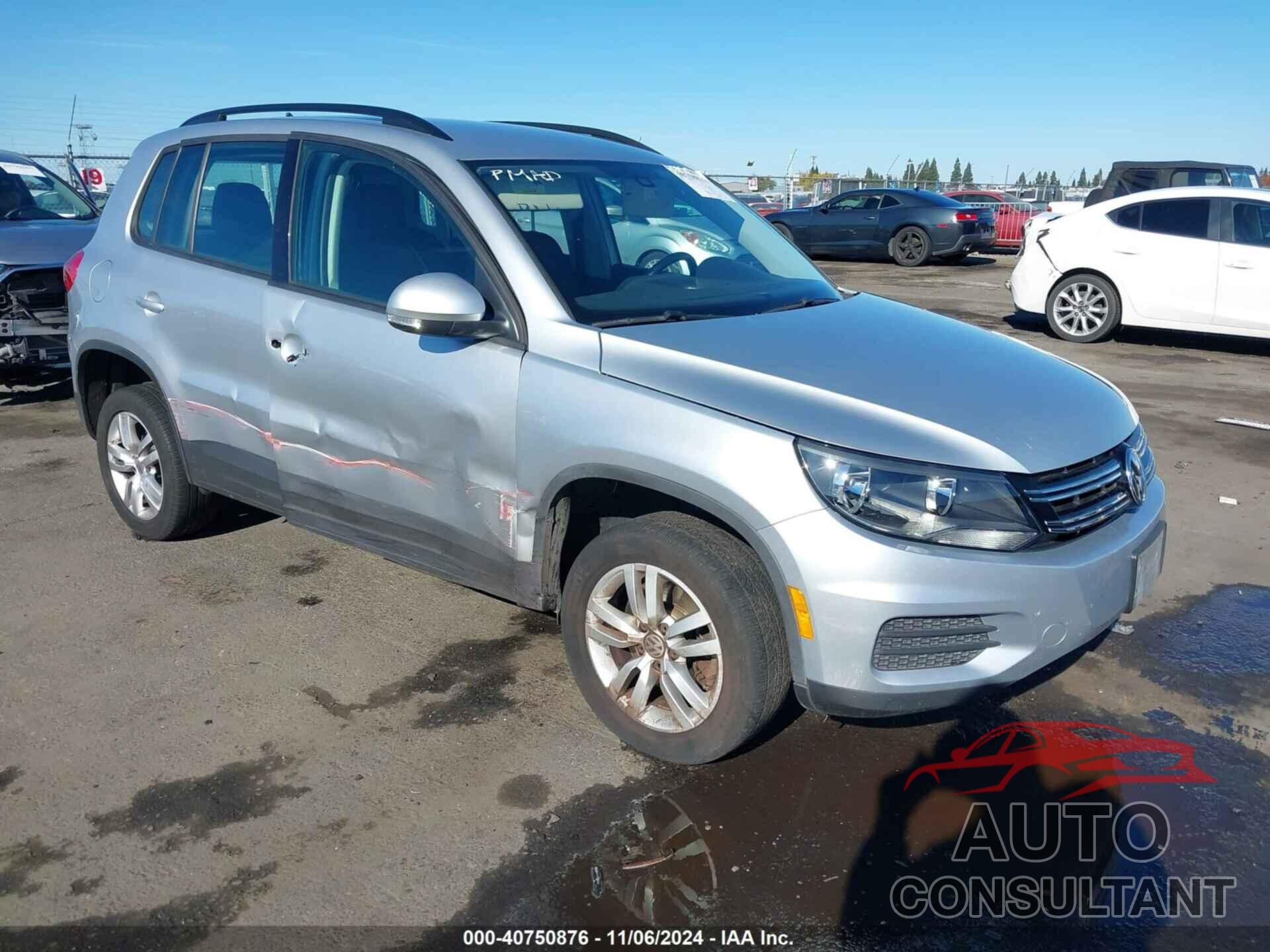 VOLKSWAGEN TIGUAN 2017 - WVGAV7AX8HK034130